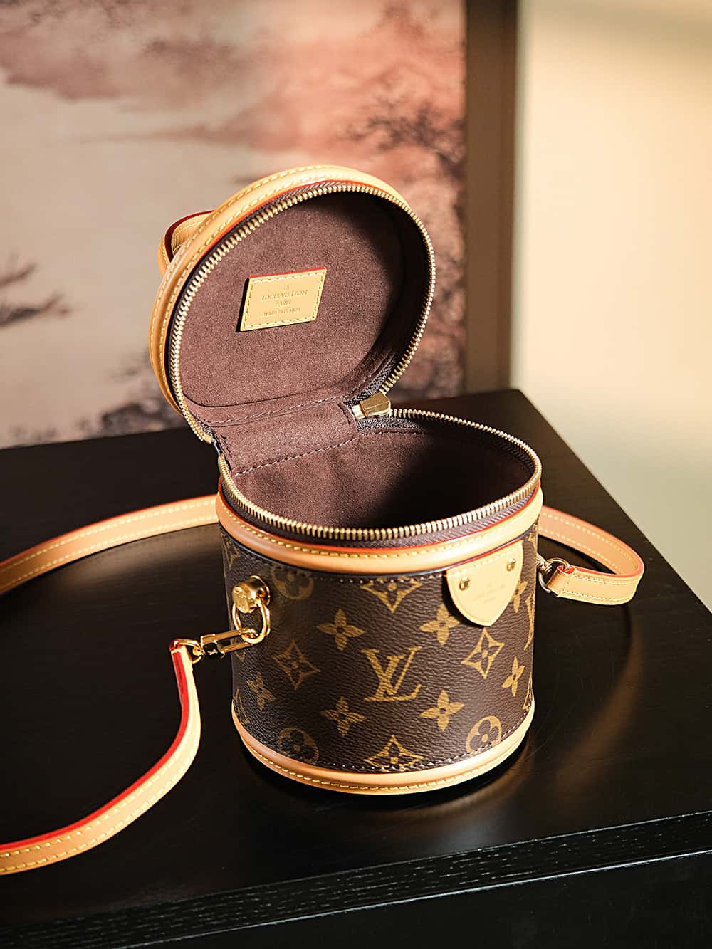 LV 𝐍𝐀𝐍𝐎 𝐂𝐀𝐍𝐍𝐄𝐒 發財桶系列 M82952-頂級1:1精品高仿包包香港台灣批發價格推薦微信哪裡買