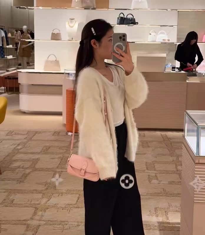 LV M83566 NANO DIANE 手袋-頂級1:1精品高仿包包香港台灣批發價格推薦微信哪裡買