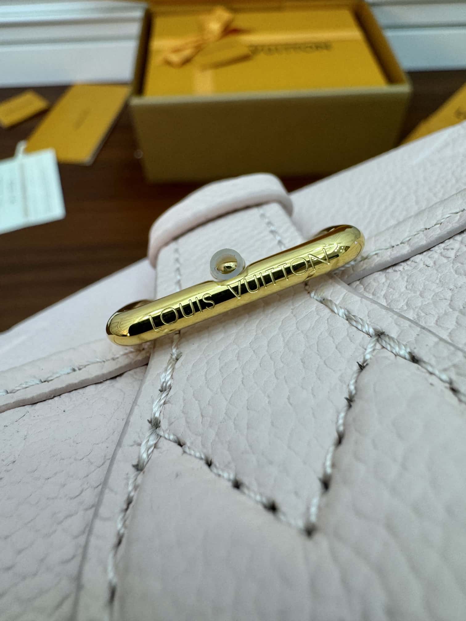 LV M83566 NANO DIANE 手袋-頂級1:1精品高仿包包香港台灣批發價格推薦微信哪裡買