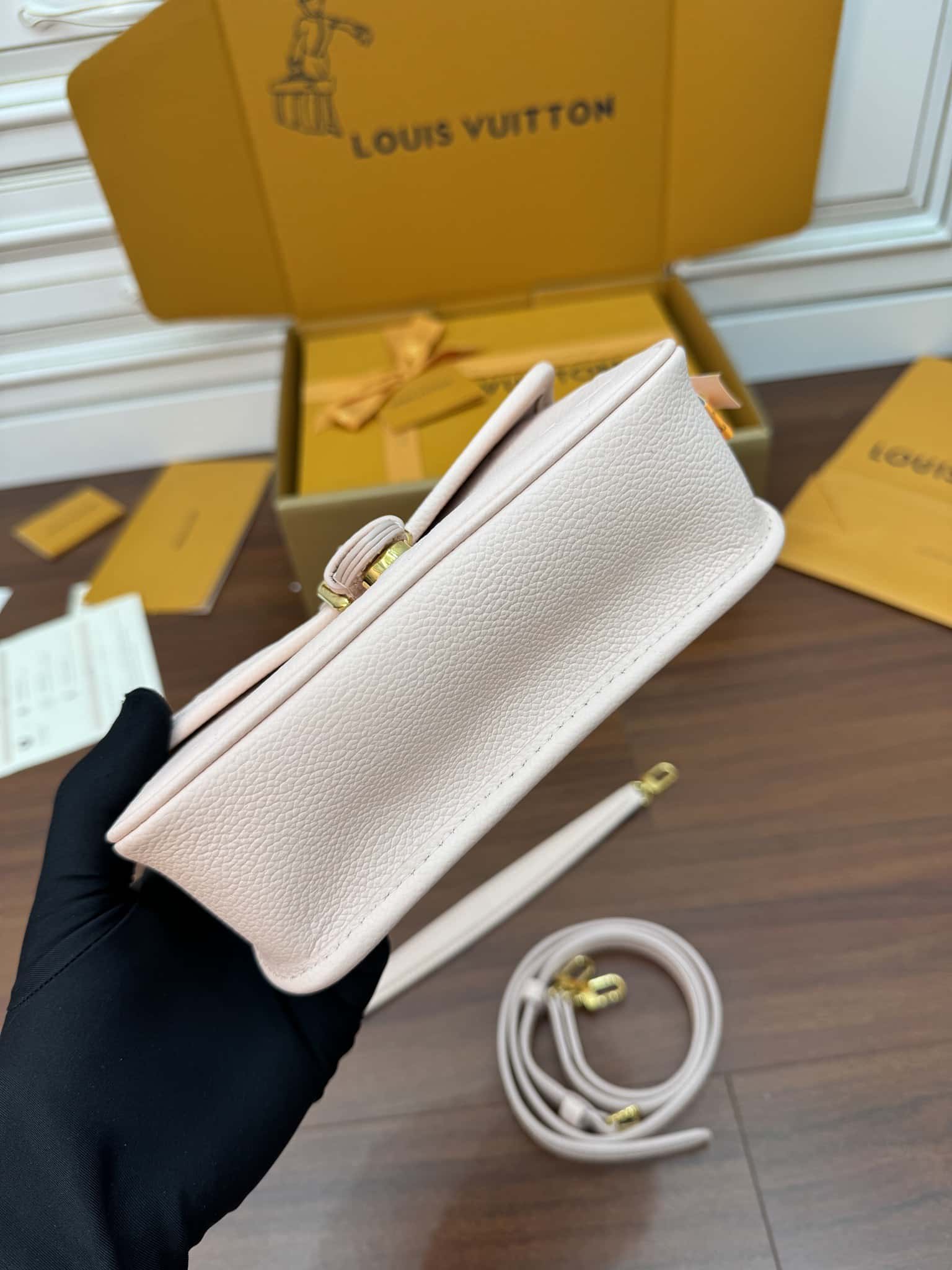 LV M83566 NANO DIANE 手袋-頂級1:1精品高仿包包香港台灣批發價格推薦微信哪裡買