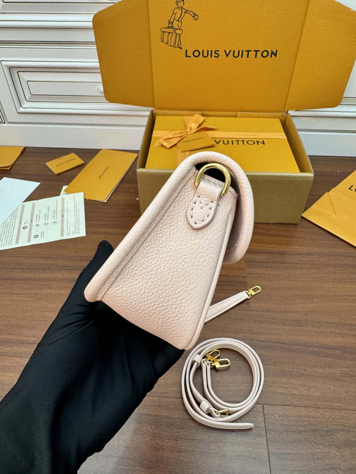 LV M83566 NANO DIANE 手袋-頂級1:1精品高仿包包香港台灣批發價格推薦微信哪裡買