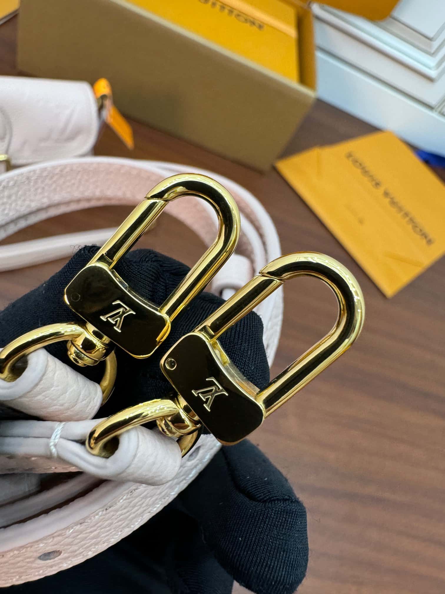 LV M83566 NANO DIANE 手袋-頂級1:1精品高仿包包香港台灣批發價格推薦微信哪裡買