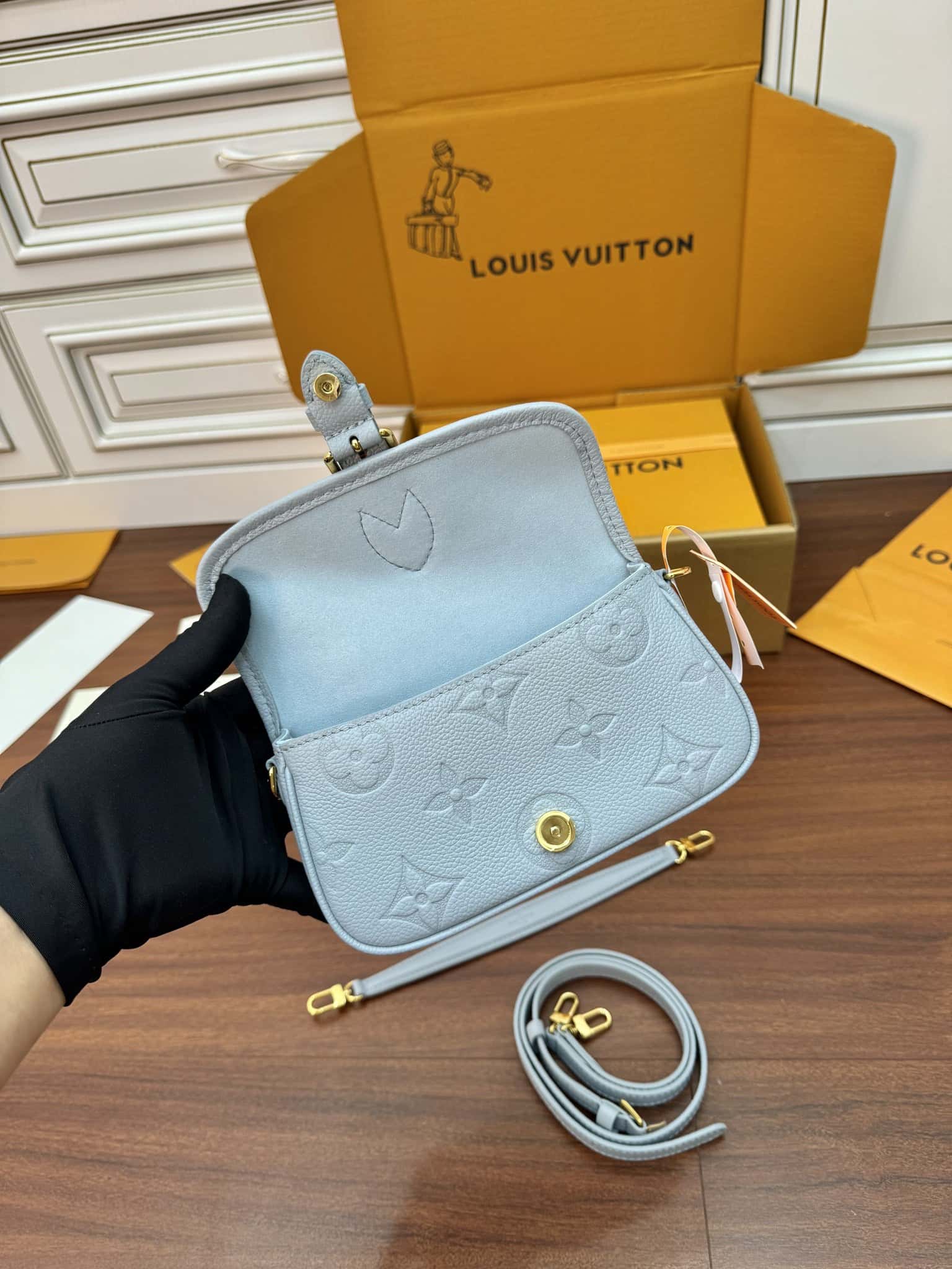 LV M83592 NANO DIANE 手袋-頂級1:1精品高仿包包香港台灣批發價格推薦微信哪裡買