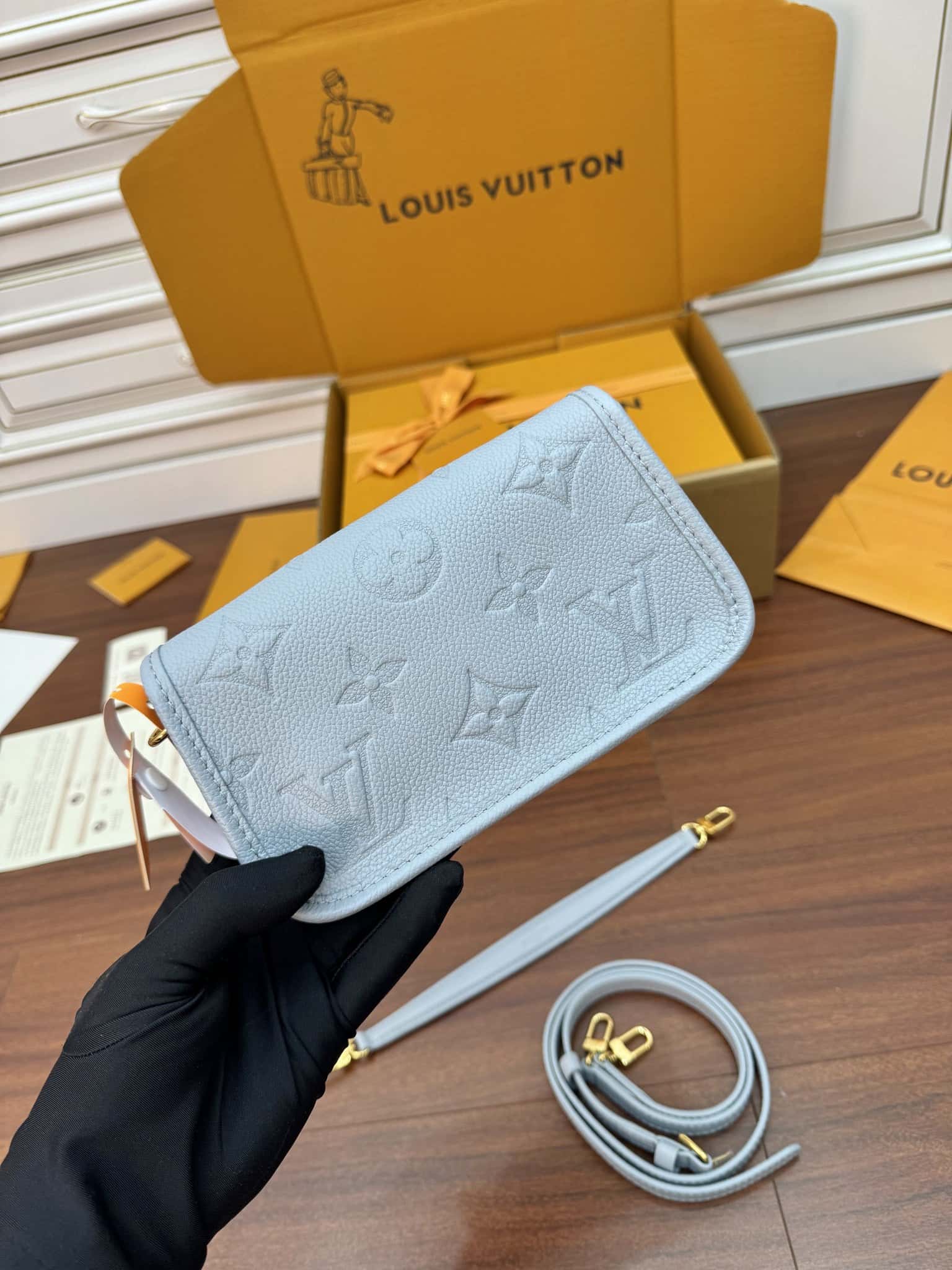 LV M83592 NANO DIANE 手袋-頂級1:1精品高仿包包香港台灣批發價格推薦微信哪裡買