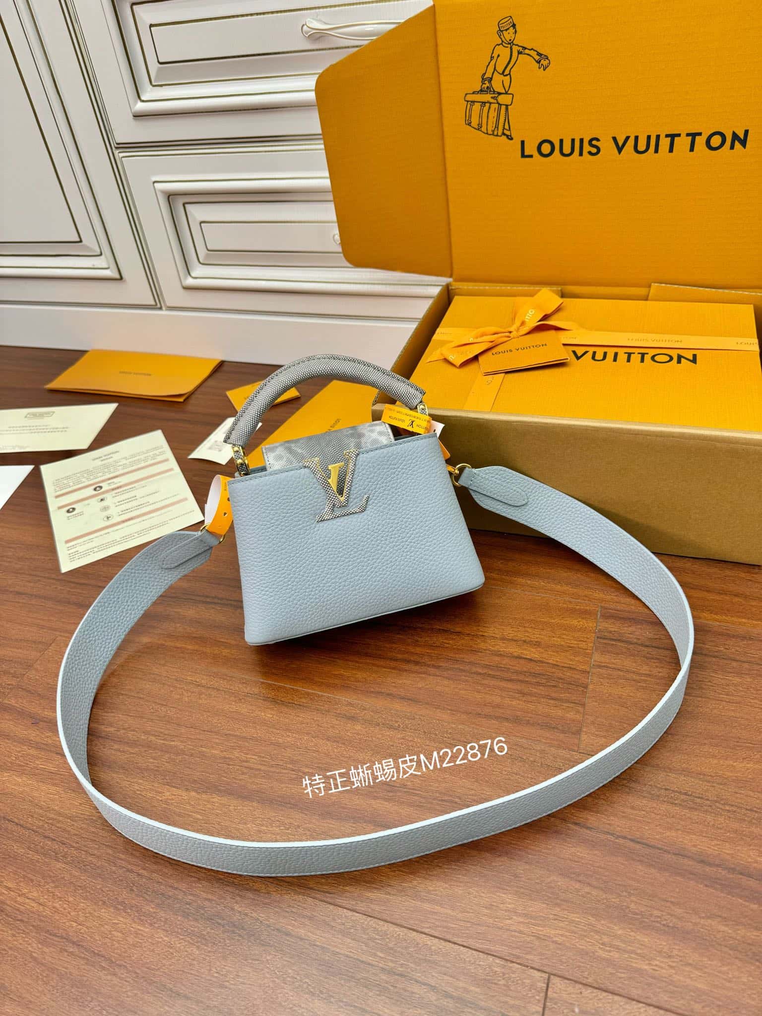 LV 正品級高仿包M22876蜥蜴皮特正版 Capucines Mini¥3,180.00-頂級1:1精品高仿包包香港台灣批發價格推薦微信哪裡買
