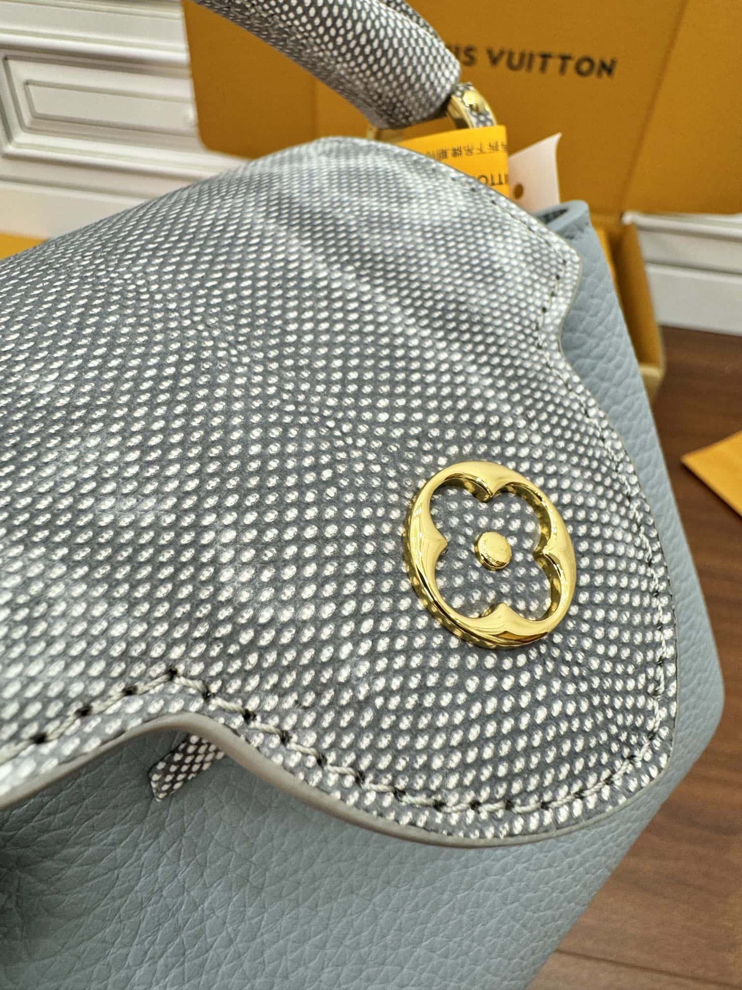 LV 正品級高仿包M22876蜥蜴皮特正版 Capucines Mini¥3,180.00-頂級1:1精品高仿包包香港台灣批發價格推薦微信哪裡買