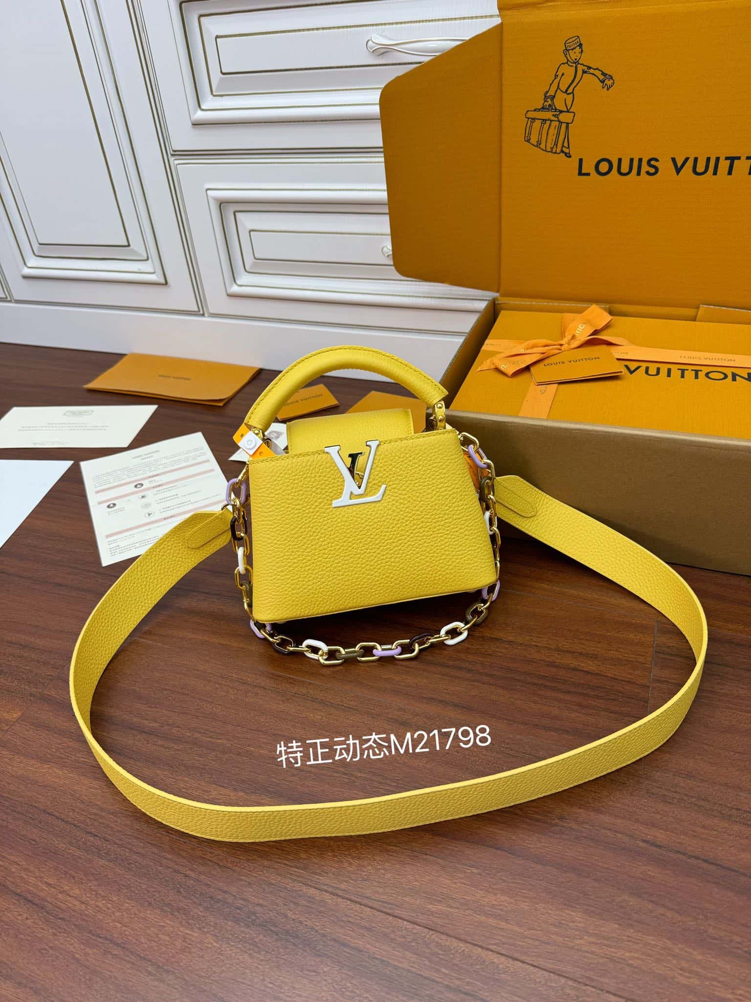 LV M21798特正版高仿包包 Capucines Mini Bag¥3,180.00-頂級1:1精品高仿包包香港台灣批發價格推薦微信哪裡買
