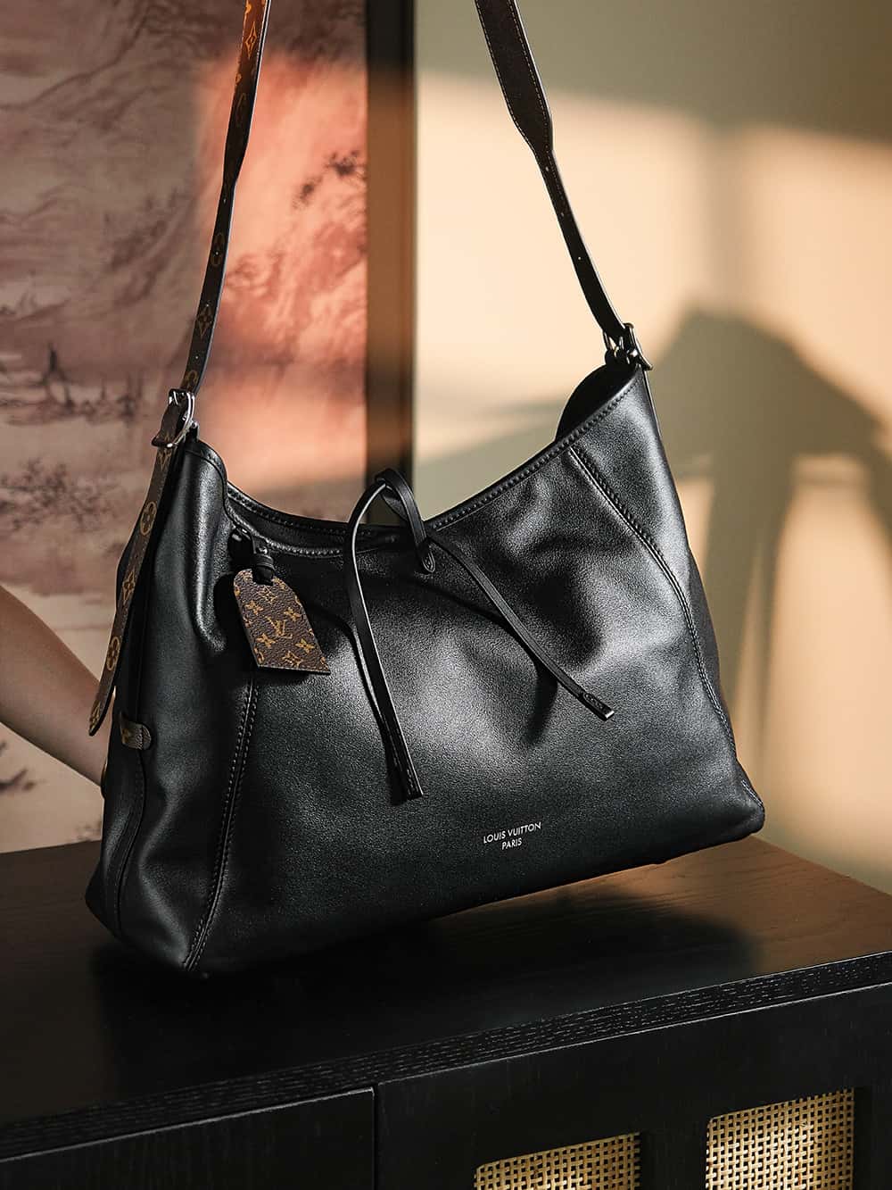 LV原單包包 M25143 CarryAll MM爆款𝐶𝑎𝑟𝑟𝑦𝑎𝑙𝑙 𝐷𝑎𝑟𝑘黑武士¥3,160.00-頂級1:1精品高仿包包香港台灣批發價格推薦微信哪裡買