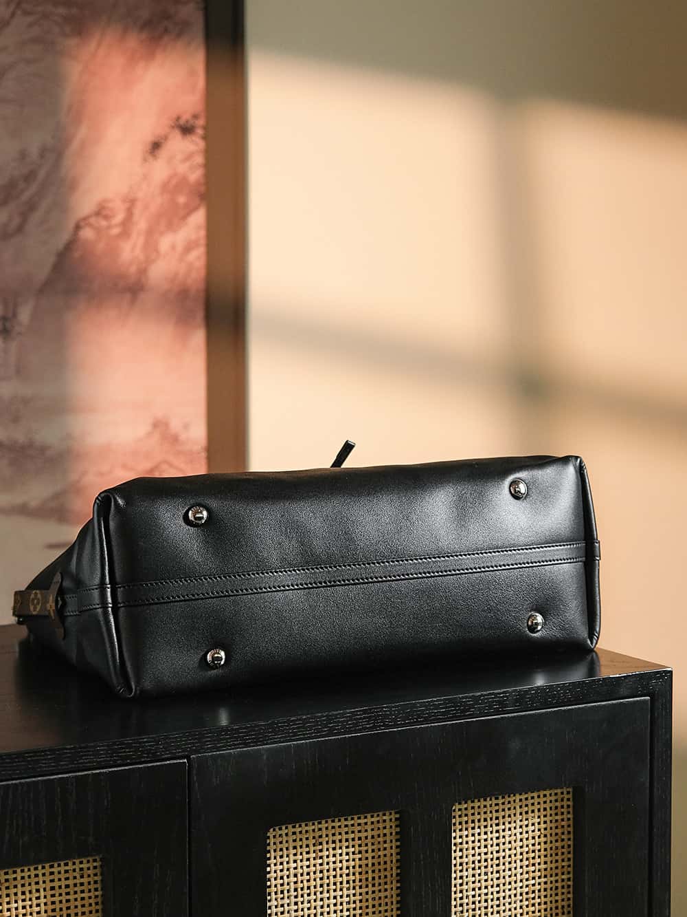 LV原單包包 M25143 CarryAll MM爆款𝐶𝑎𝑟𝑟𝑦𝑎𝑙𝑙 𝐷𝑎𝑟𝑘黑武士¥3,160.00-頂級1:1精品高仿包包香港台灣批發價格推薦微信哪裡買