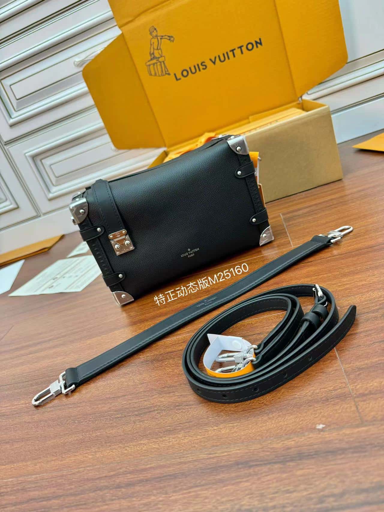 LV頂級原單包 M25160 Side Trunk MM品質提升．專櫃同步¥3,180.00-頂級1:1精品高仿包包香港台灣批發價格推薦微信哪裡買