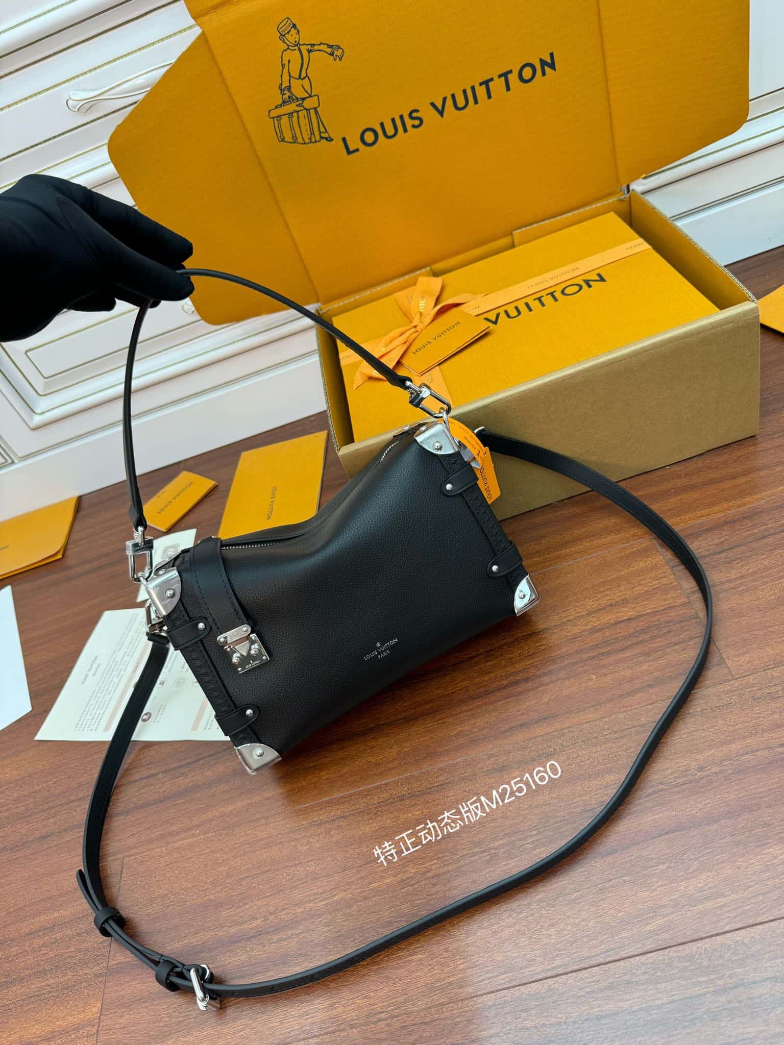 LV頂級原單包 M25160 Side Trunk MM品質提升．專櫃同步¥3,180.00-頂級1:1精品高仿包包香港台灣批發價格推薦微信哪裡買