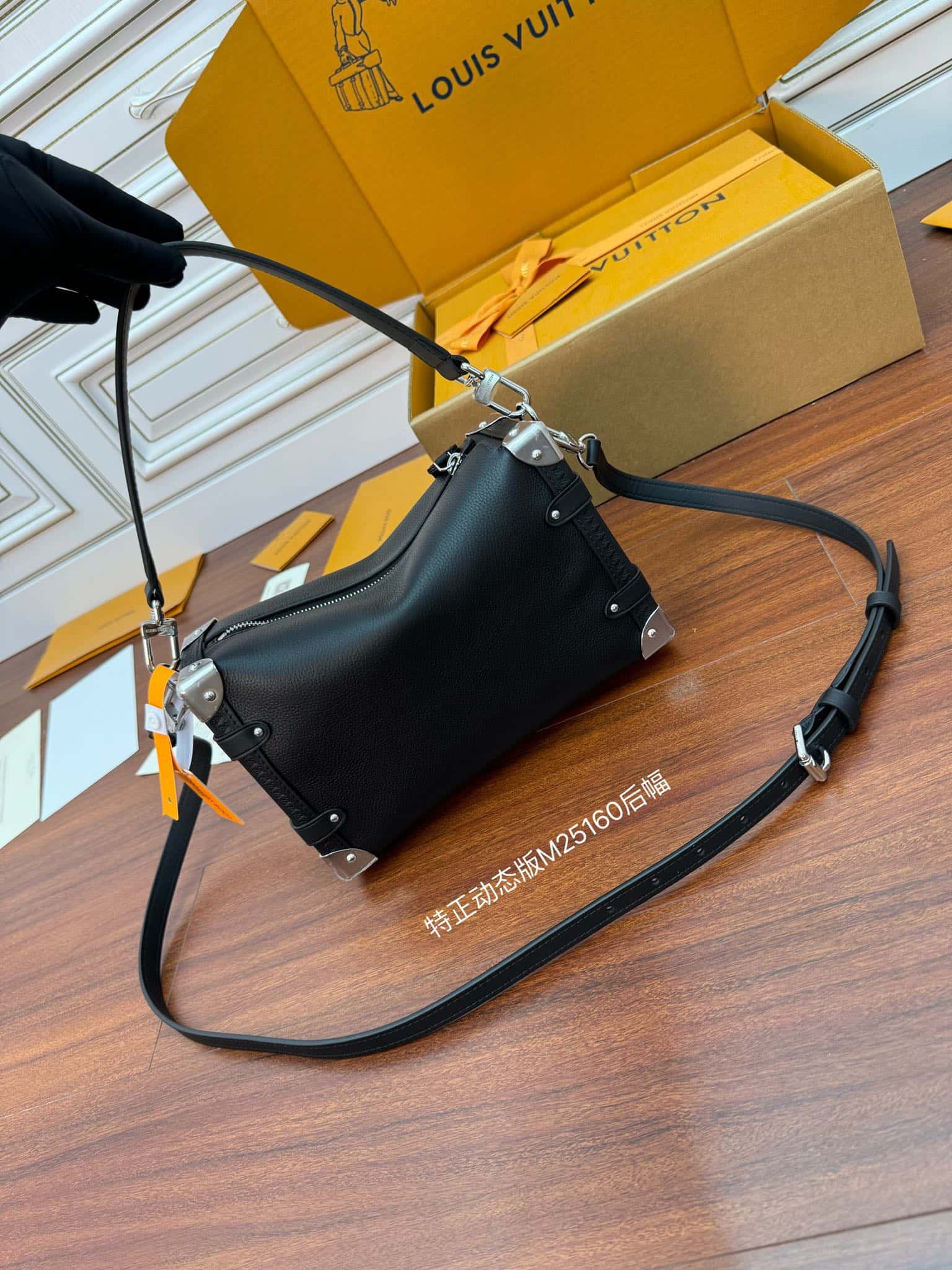 LV頂級原單包 M25160 Side Trunk MM品質提升．專櫃同步¥3,180.00-頂級1:1精品高仿包包香港台灣批發價格推薦微信哪裡買