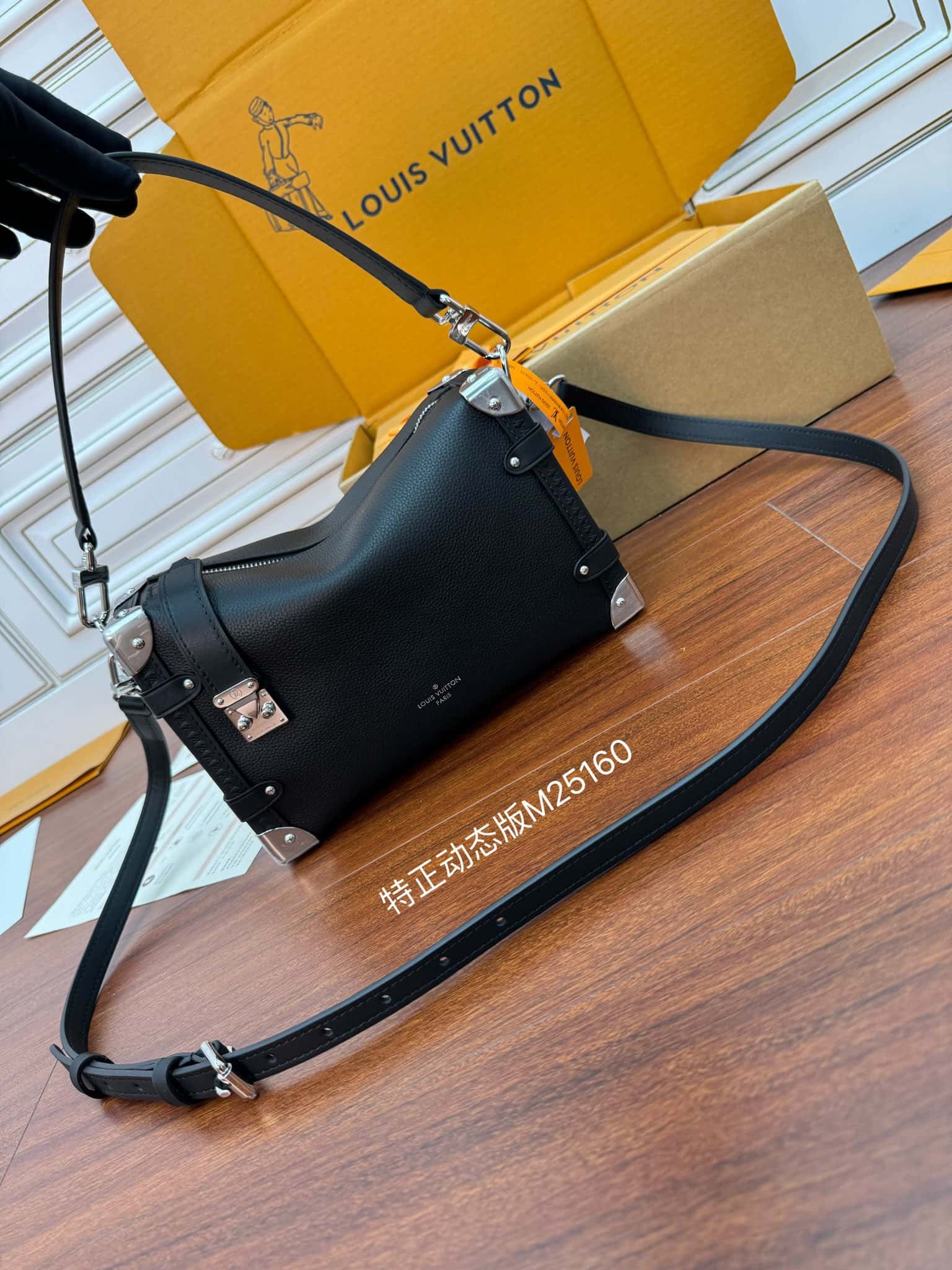 LV頂級原單包 M25160 Side Trunk MM品質提升．專櫃同步¥3,180.00-頂級1:1精品高仿包包香港台灣批發價格推薦微信哪裡買