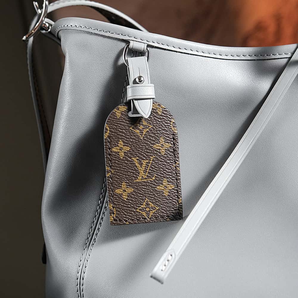 LV高仿包包 M12583 CarryAll Dark MM羊皮面料搭配著老花肩帶點綴¥3,080.00-頂級1:1精品高仿包包香港台灣批發價格推薦微信哪裡買