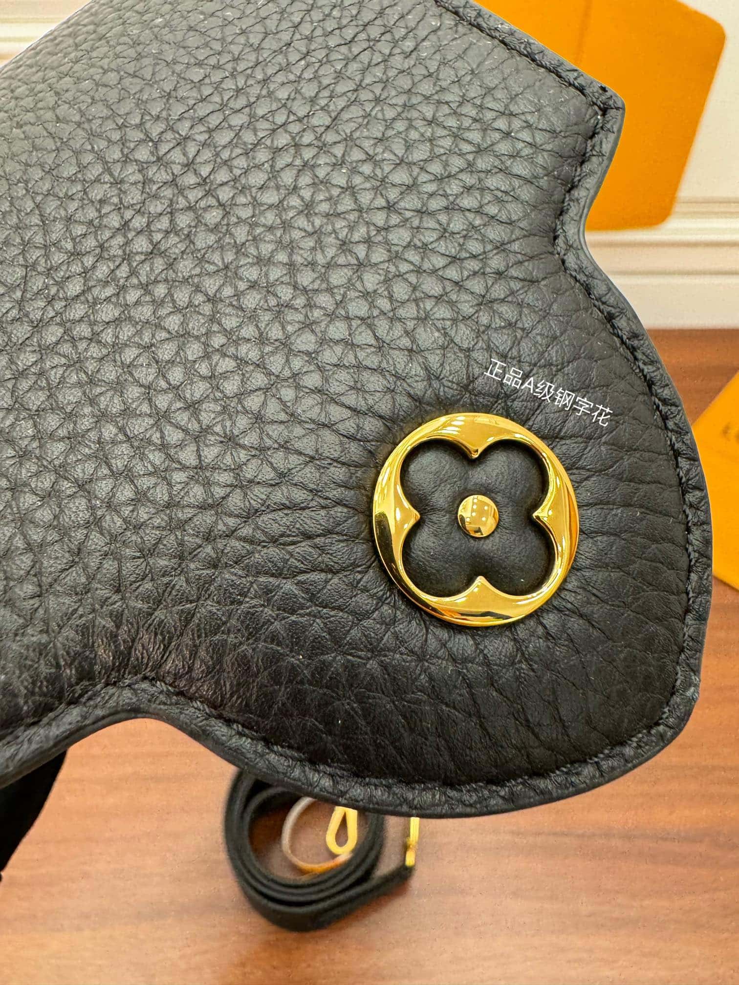 LV高仿包包 A級出品 M56071 Capucines 迷妳手袋¥3,080.00-頂級1:1精品高仿包包香港台灣批發價格推薦微信哪裡買