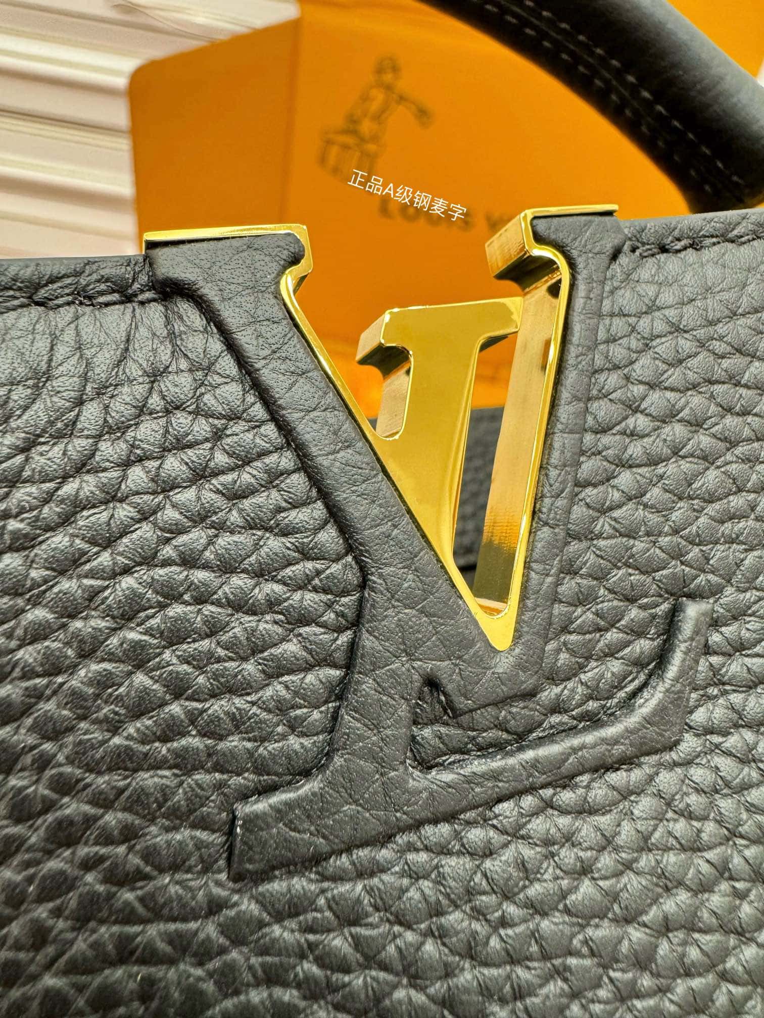 LV高仿包包 A級出品 M56071 Capucines 迷妳手袋¥3,080.00-頂級1:1精品高仿包包香港台灣批發價格推薦微信哪裡買