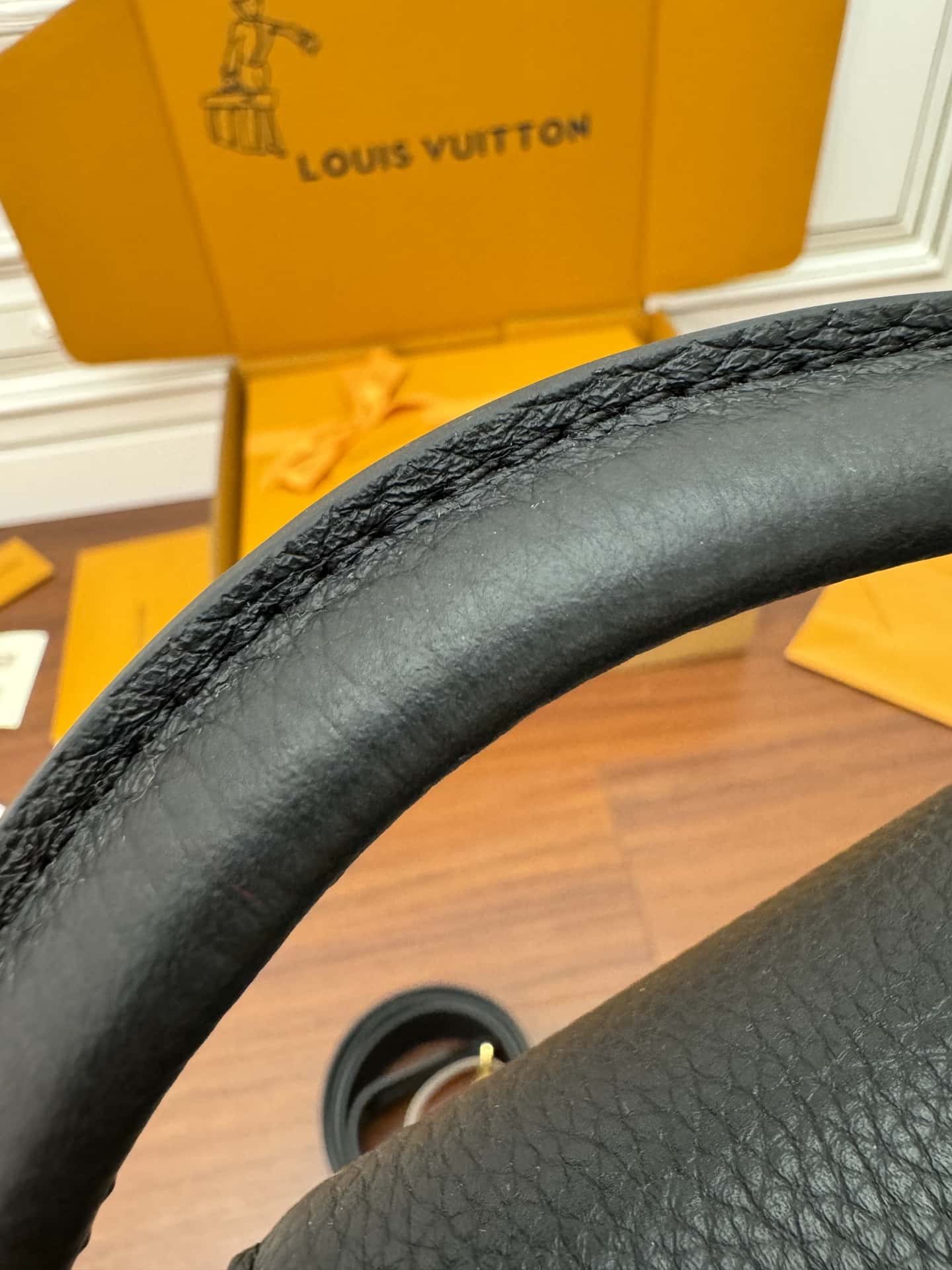 LV高仿包包 A級出品 M56071 Capucines 迷妳手袋¥3,080.00-頂級1:1精品高仿包包香港台灣批發價格推薦微信哪裡買