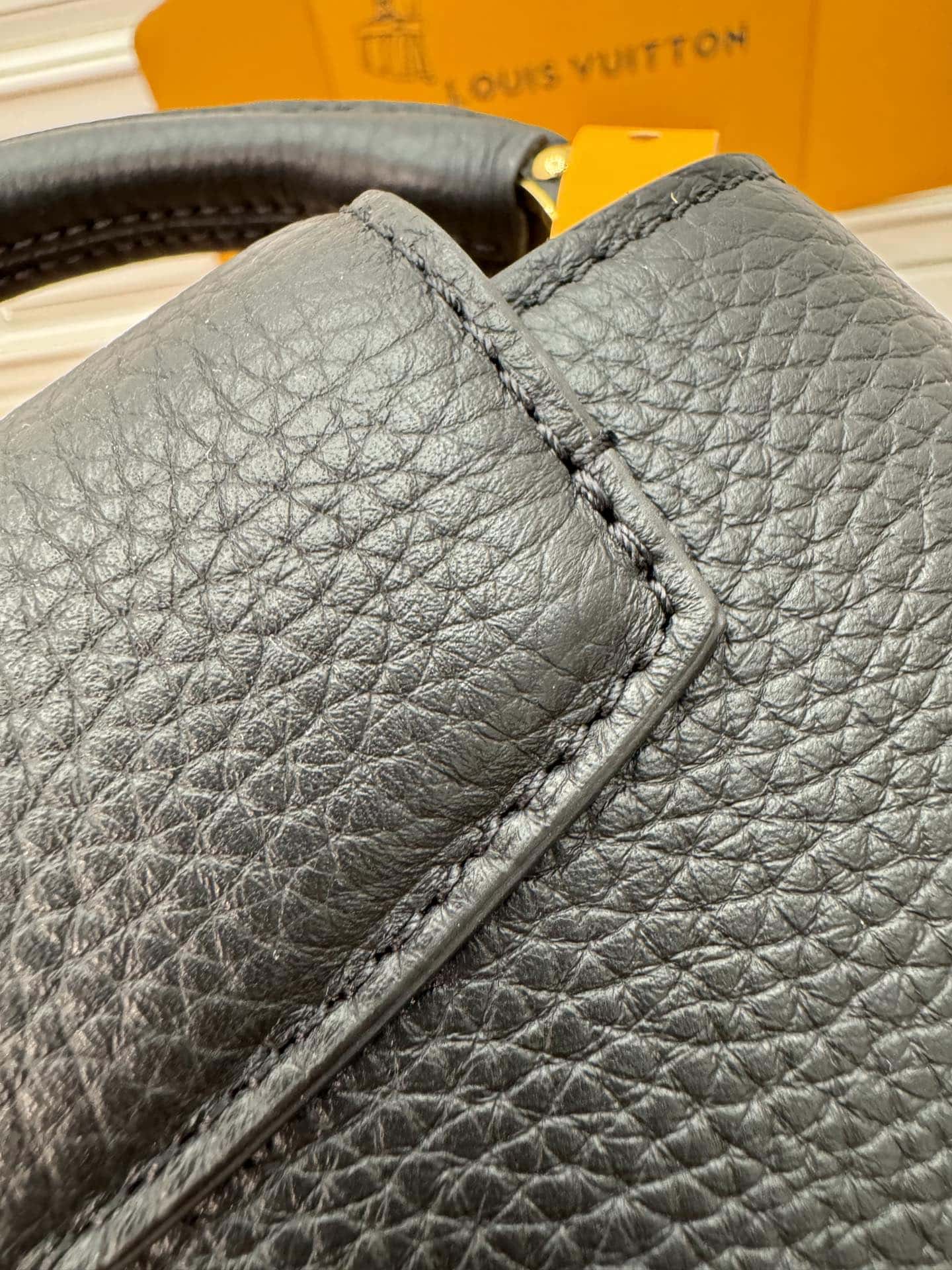 LV高仿包包 A級出品 M56071 Capucines 迷妳手袋¥3,080.00-頂級1:1精品高仿包包香港台灣批發價格推薦微信哪裡買