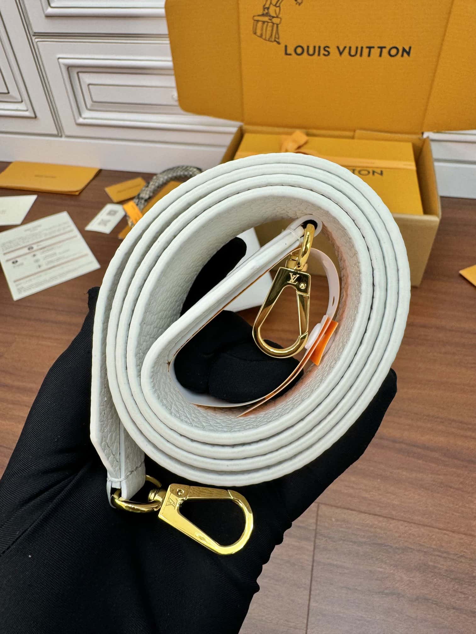 LV正品級高仿包包 N98477特正版 Capucines 迷妳手袋意大利A級皮料¥3,080.00-頂級1:1精品高仿包包香港台灣批發價格推薦微信哪裡買