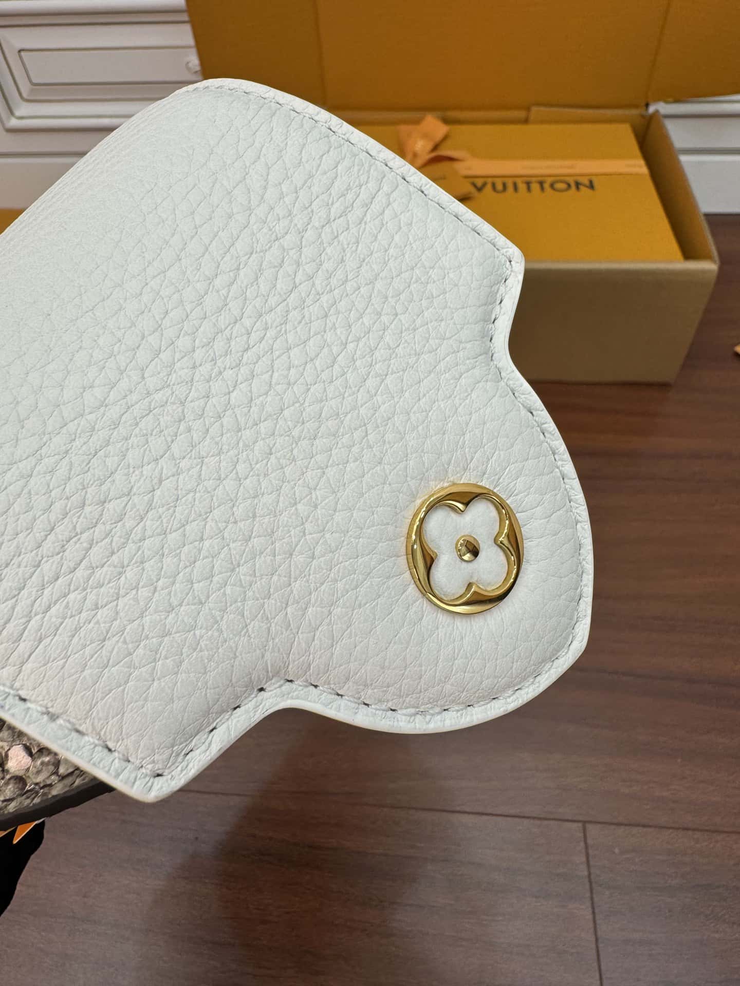 LV正品級高仿包包 N98477特正版 Capucines 迷妳手袋意大利A級皮料¥3,080.00-頂級1:1精品高仿包包香港台灣批發價格推薦微信哪裡買