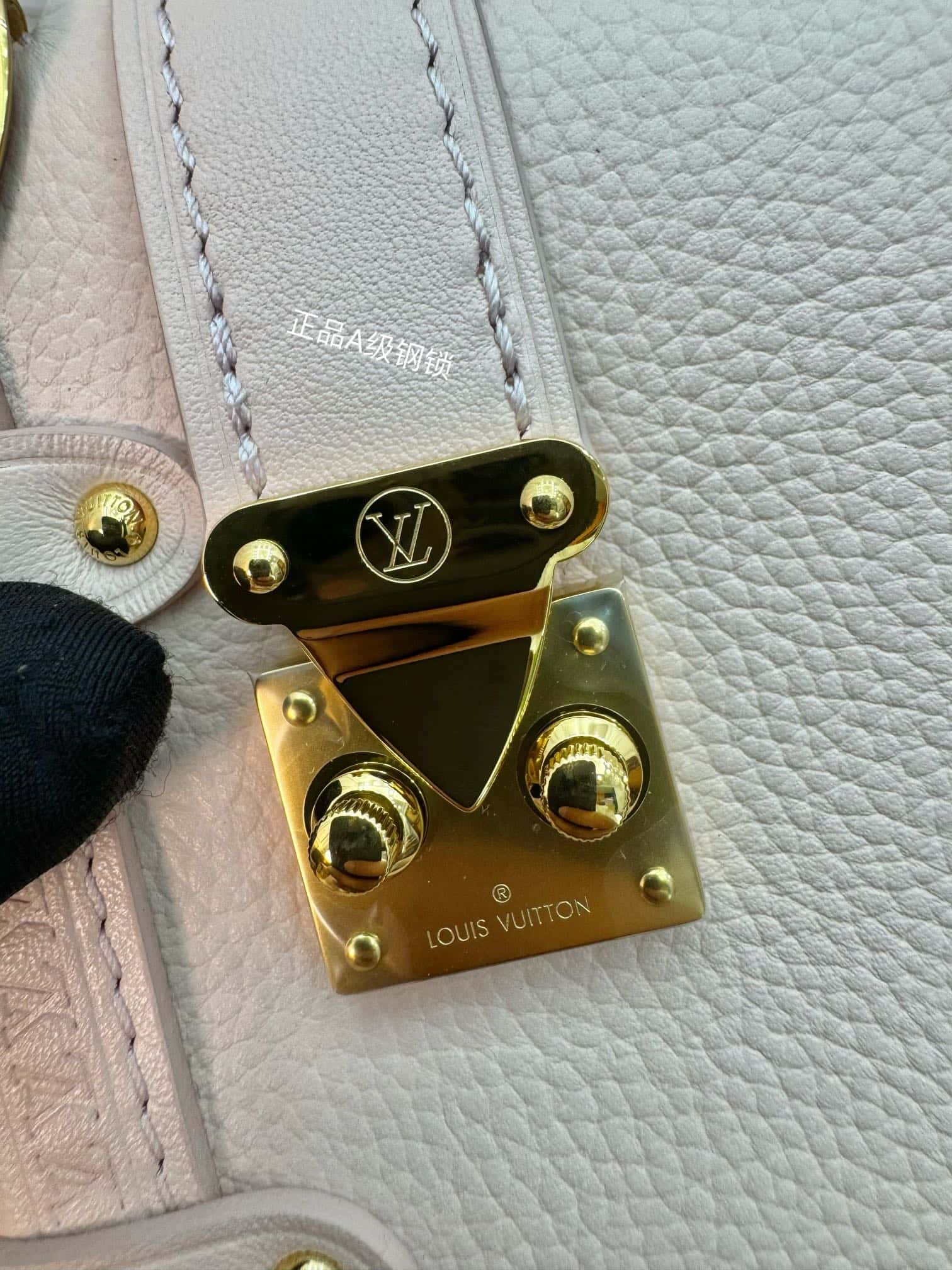 LV頂級復刻包包 M25071特正版 當季新款 SIDE TRUNK 小號手袋專櫃同步¥3,080.00-頂級1:1精品高仿包包香港台灣批發價格推薦微信哪裡買