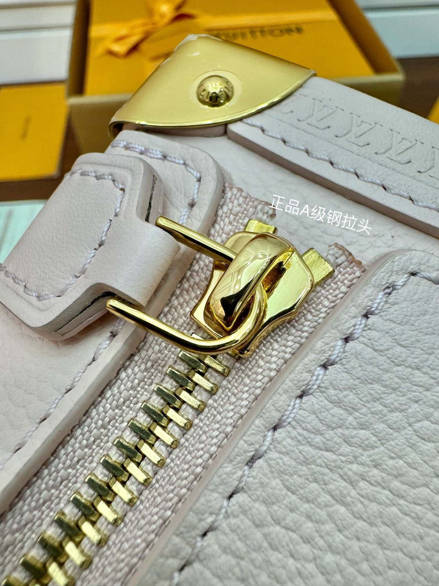 LV頂級復刻包包 M25071特正版 當季新款 SIDE TRUNK 小號手袋專櫃同步¥3,080.00-頂級1:1精品高仿包包香港台灣批發價格推薦微信哪裡買