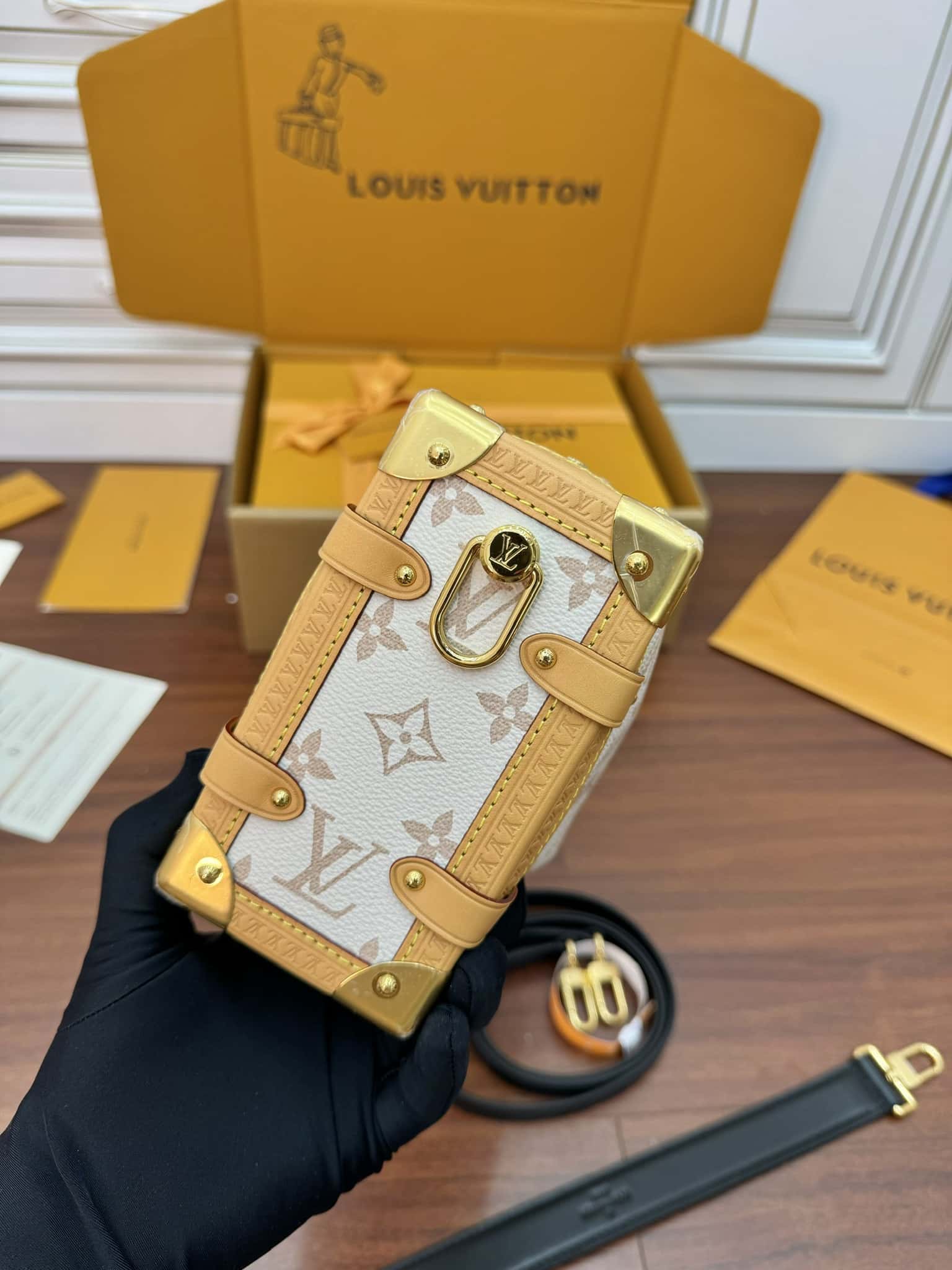 LV頂級原單包包 M46907 SIDE TRUNK 中號手袋專櫃同步¥2980.00-頂級1:1精品高仿包包香港台灣批發價格推薦微信哪裡買