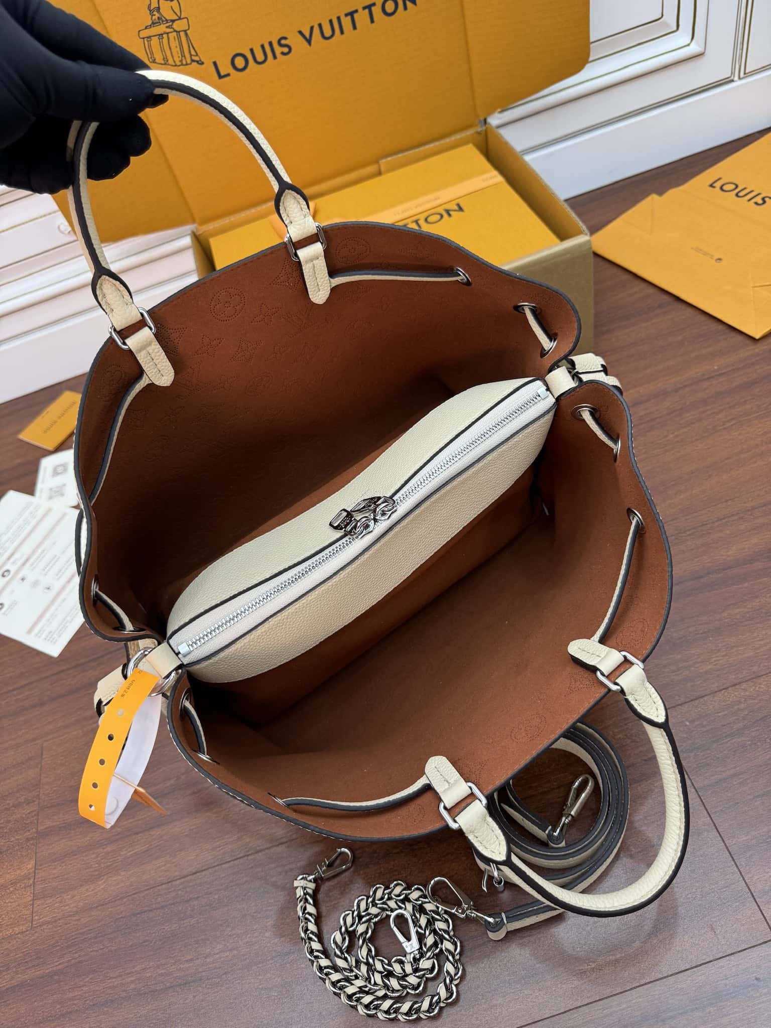 LV復刻包包 M59203特正版 BELLA TOTE 手袋¥3,180.00-頂級1:1精品高仿包包香港台灣批發價格推薦微信哪裡買