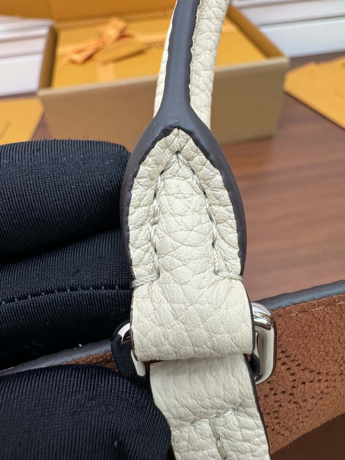 LV復刻包包 M59203特正版 BELLA TOTE 手袋¥3,180.00-頂級1:1精品高仿包包香港台灣批發價格推薦微信哪裡買