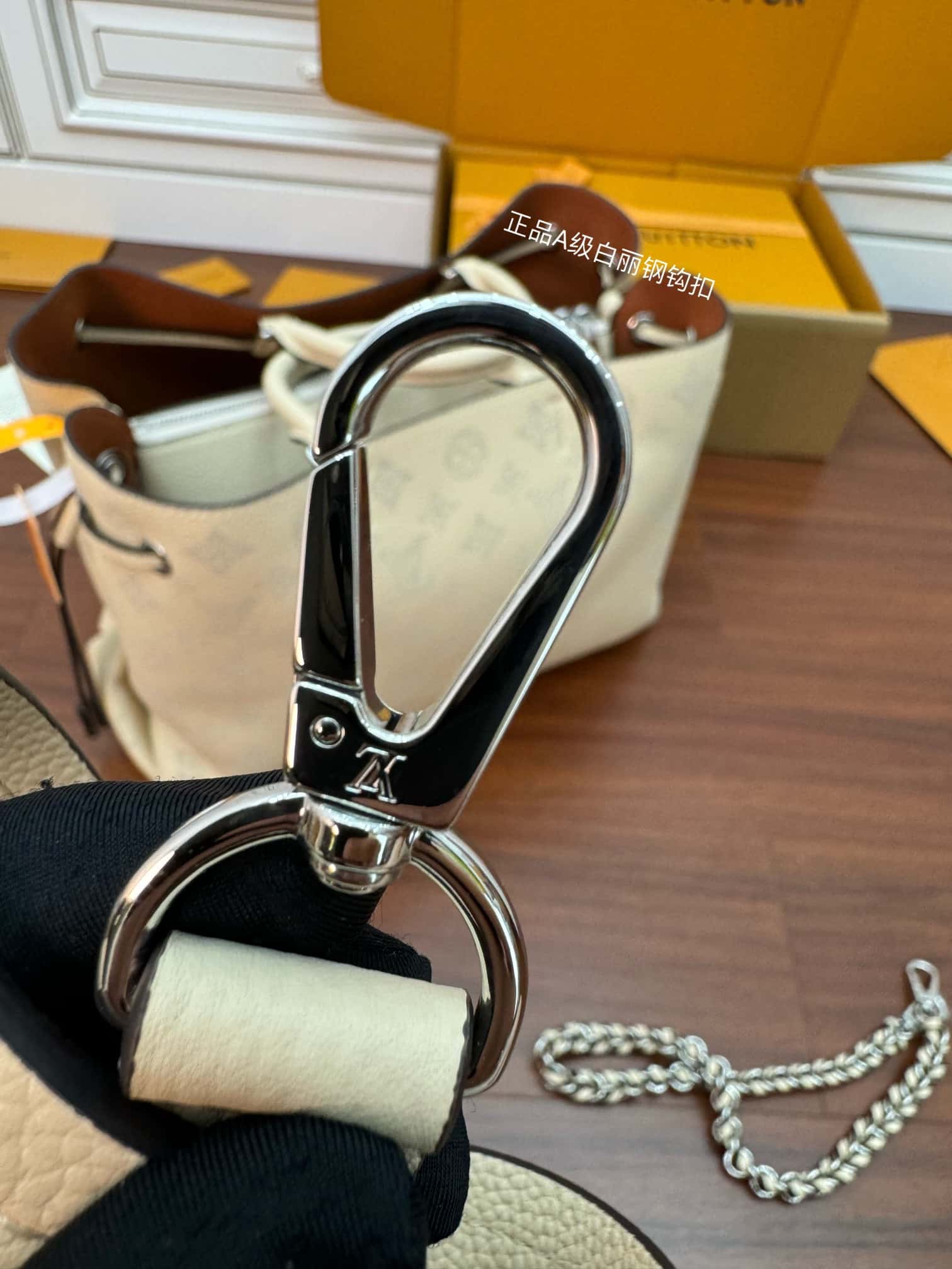 LV復刻包包 M59203特正版 BELLA TOTE 手袋¥3,180.00-頂級1:1精品高仿包包香港台灣批發價格推薦微信哪裡買