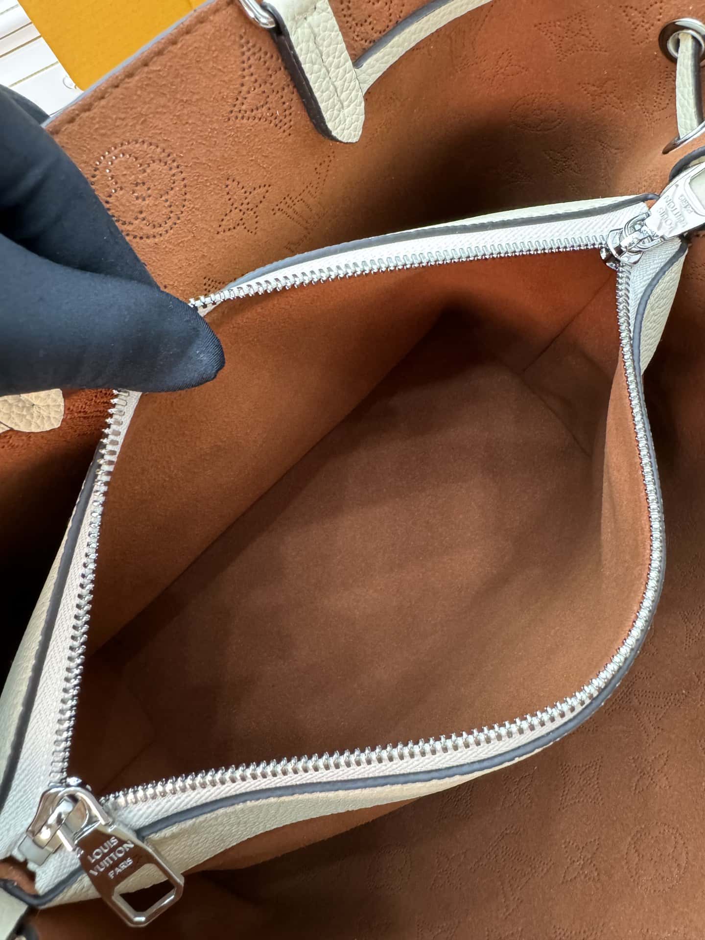 LV復刻包包 M59203特正版 BELLA TOTE 手袋¥3,180.00-頂級1:1精品高仿包包香港台灣批發價格推薦微信哪裡買