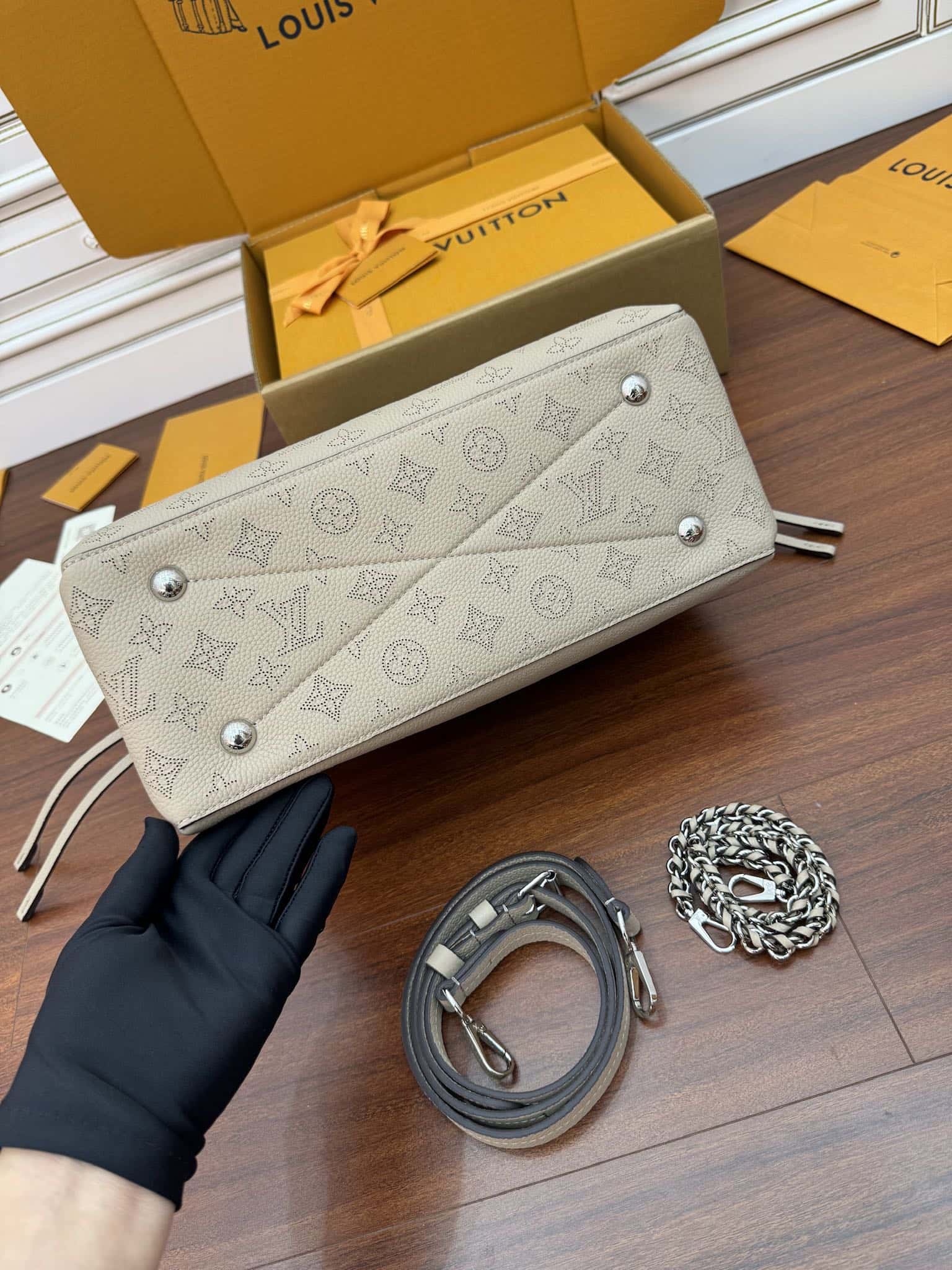 LV 高仿包包M59201特正版 BELLA TOTE 手袋專櫃同步意大利A級皮料¥3,180.00-頂級1:1精品高仿包包香港台灣批發價格推薦微信哪裡買