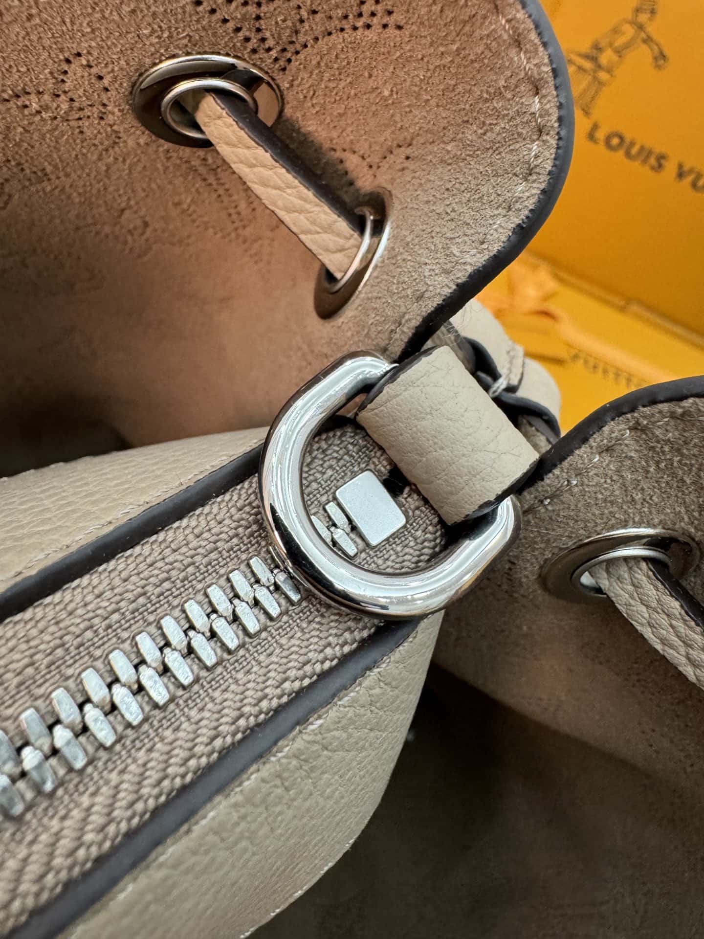 LV 高仿包包M59201特正版 BELLA TOTE 手袋專櫃同步意大利A級皮料¥3,180.00-頂級1:1精品高仿包包香港台灣批發價格推薦微信哪裡買