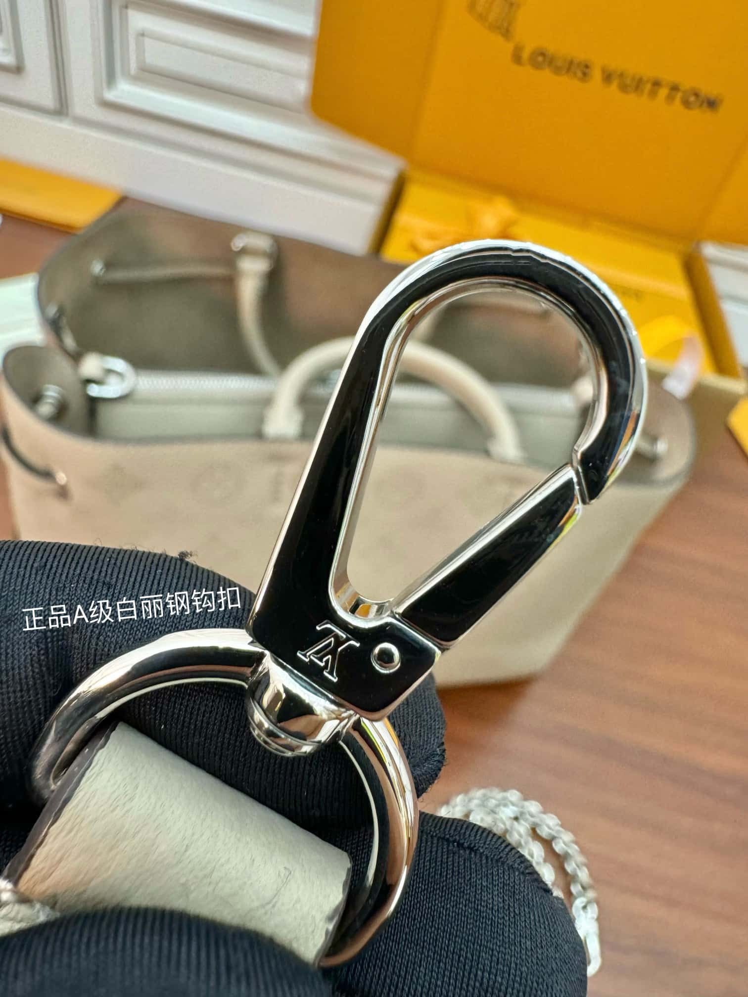 LV 高仿包包M59201特正版 BELLA TOTE 手袋專櫃同步意大利A級皮料¥3,180.00-頂級1:1精品高仿包包香港台灣批發價格推薦微信哪裡買