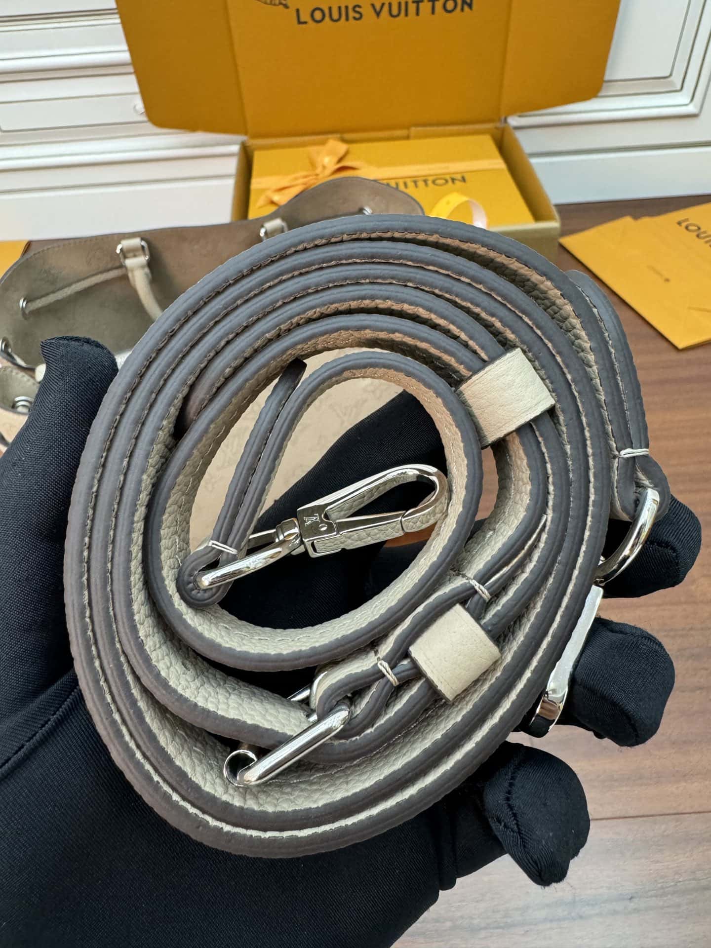 LV 高仿包包M59201特正版 BELLA TOTE 手袋專櫃同步意大利A級皮料¥3,180.00-頂級1:1精品高仿包包香港台灣批發價格推薦微信哪裡買