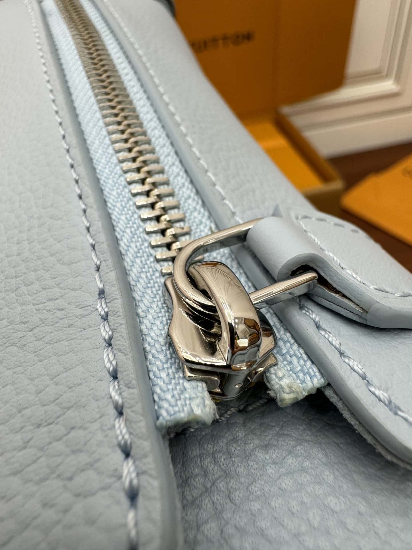 LV M25067 Side Trunk PM原單包包A級出品¥2980.00-頂級1:1精品高仿包包香港台灣批發價格推薦微信哪裡買