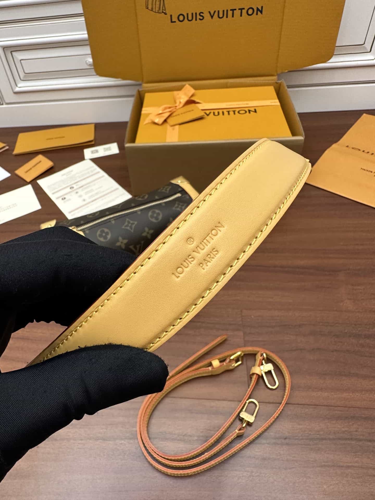 Louis Vuitton M46358 SIDE TRUNK 一比一高仿手袋¥2980.00-頂級1:1精品高仿包包香港台灣批發價格推薦微信哪裡買