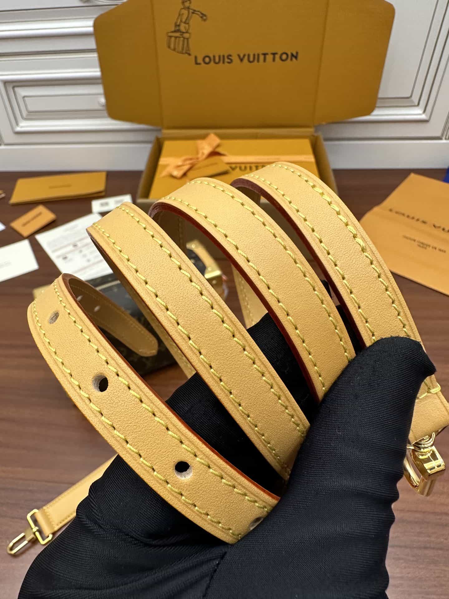 Louis Vuitton M46358 SIDE TRUNK 一比一高仿手袋¥2980.00-頂級1:1精品高仿包包香港台灣批發價格推薦微信哪裡買