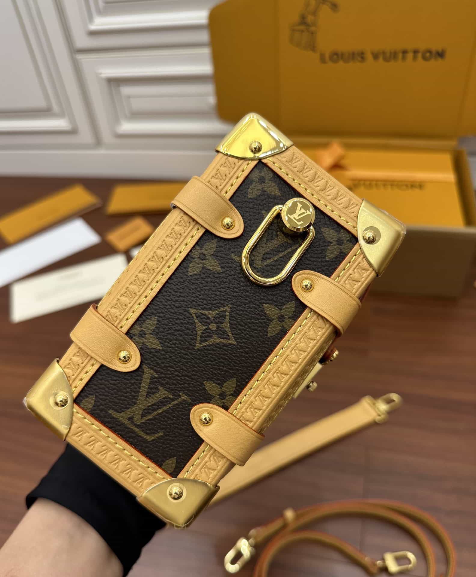 Louis Vuitton M46358 SIDE TRUNK 一比一高仿手袋¥2980.00-頂級1:1精品高仿包包香港台灣批發價格推薦微信哪裡買