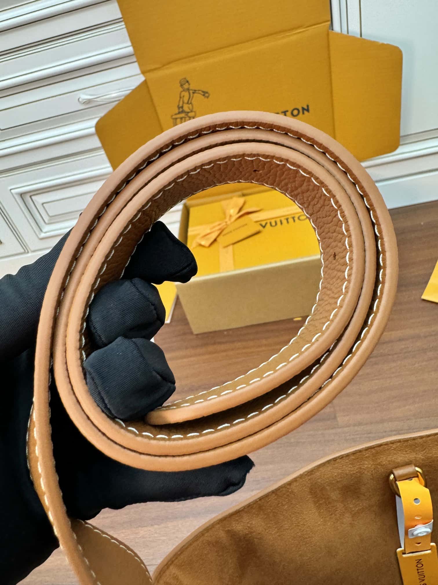 LV正品級原單包 專櫃同步M24974 LOW KEY HOBO 中號手袋¥2,880.00-頂級1:1精品高仿包包香港台灣批發價格推薦微信哪裡買