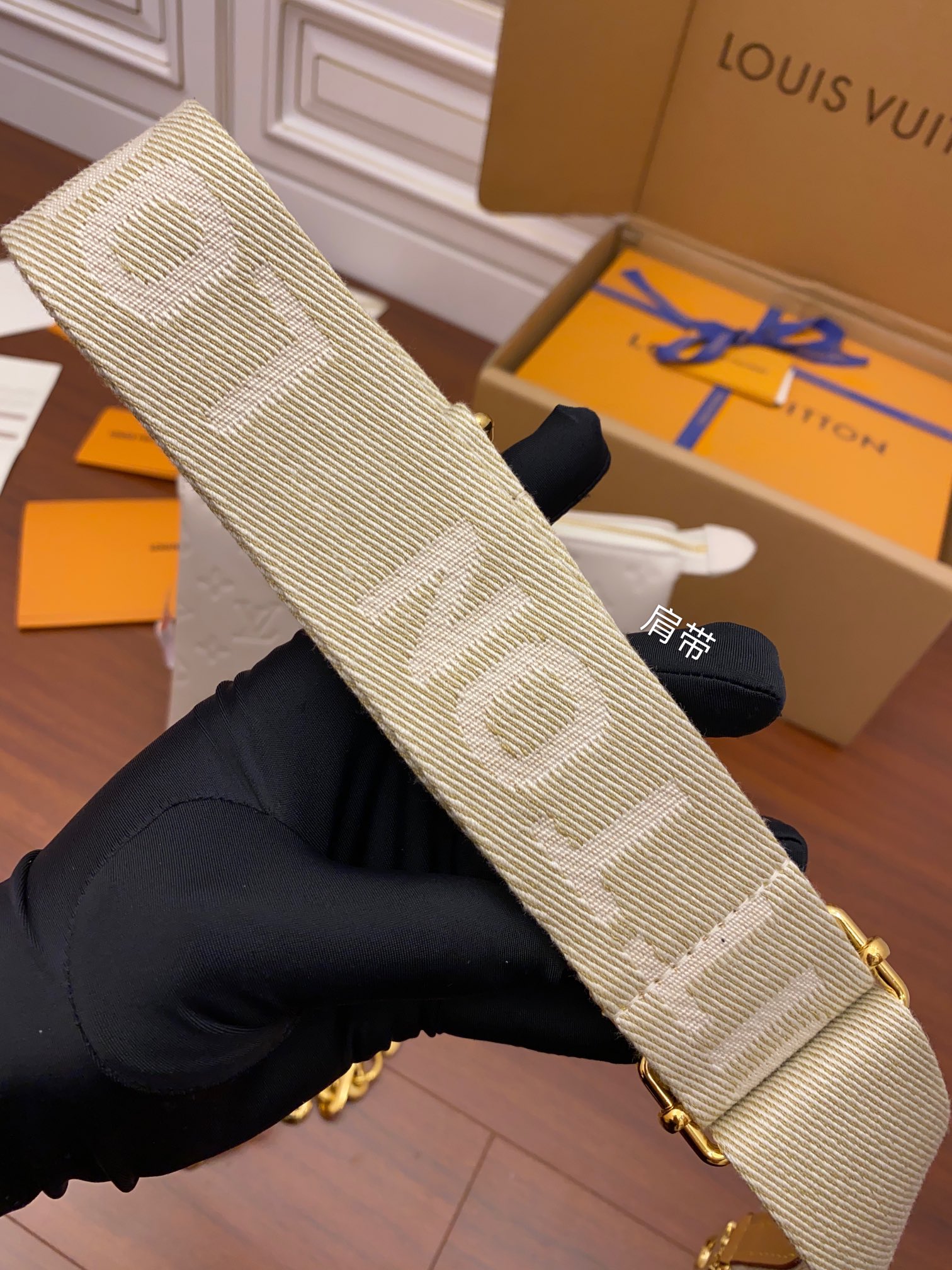 A級出品Louis Vuitton LV 高仿包Coussin PM Handbags M57793¥2,880.00-頂級1:1精品高仿包包香港台灣批發價格推薦微信哪裡買