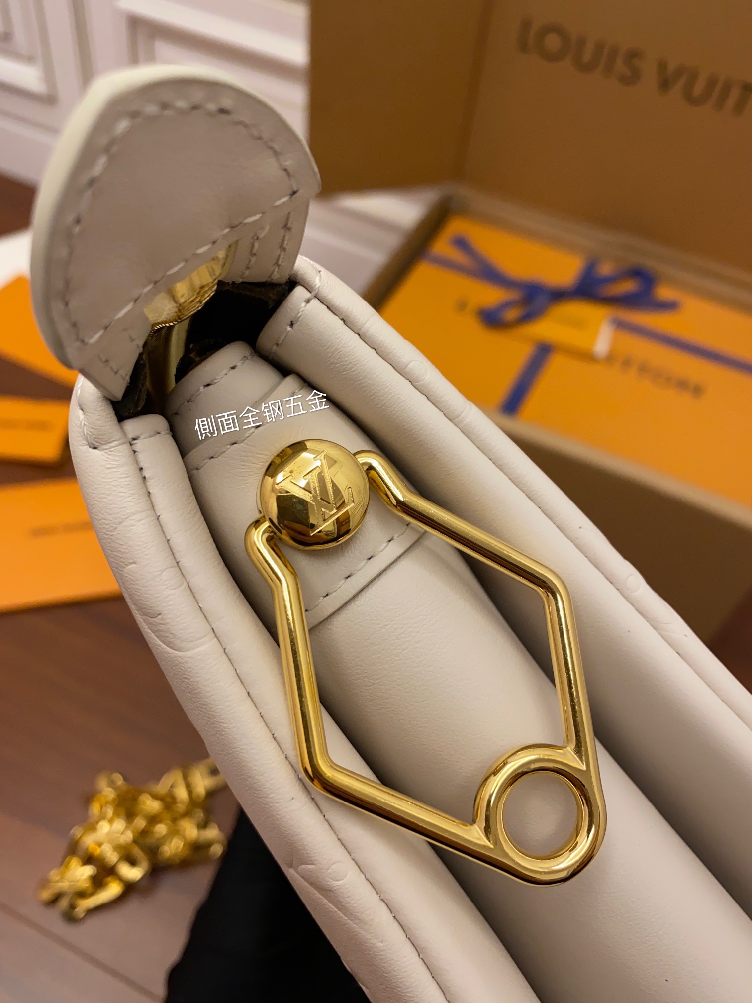 A級出品Louis Vuitton LV 高仿包Coussin PM Handbags M57793¥2,880.00-頂級1:1精品高仿包包香港台灣批發價格推薦微信哪裡買