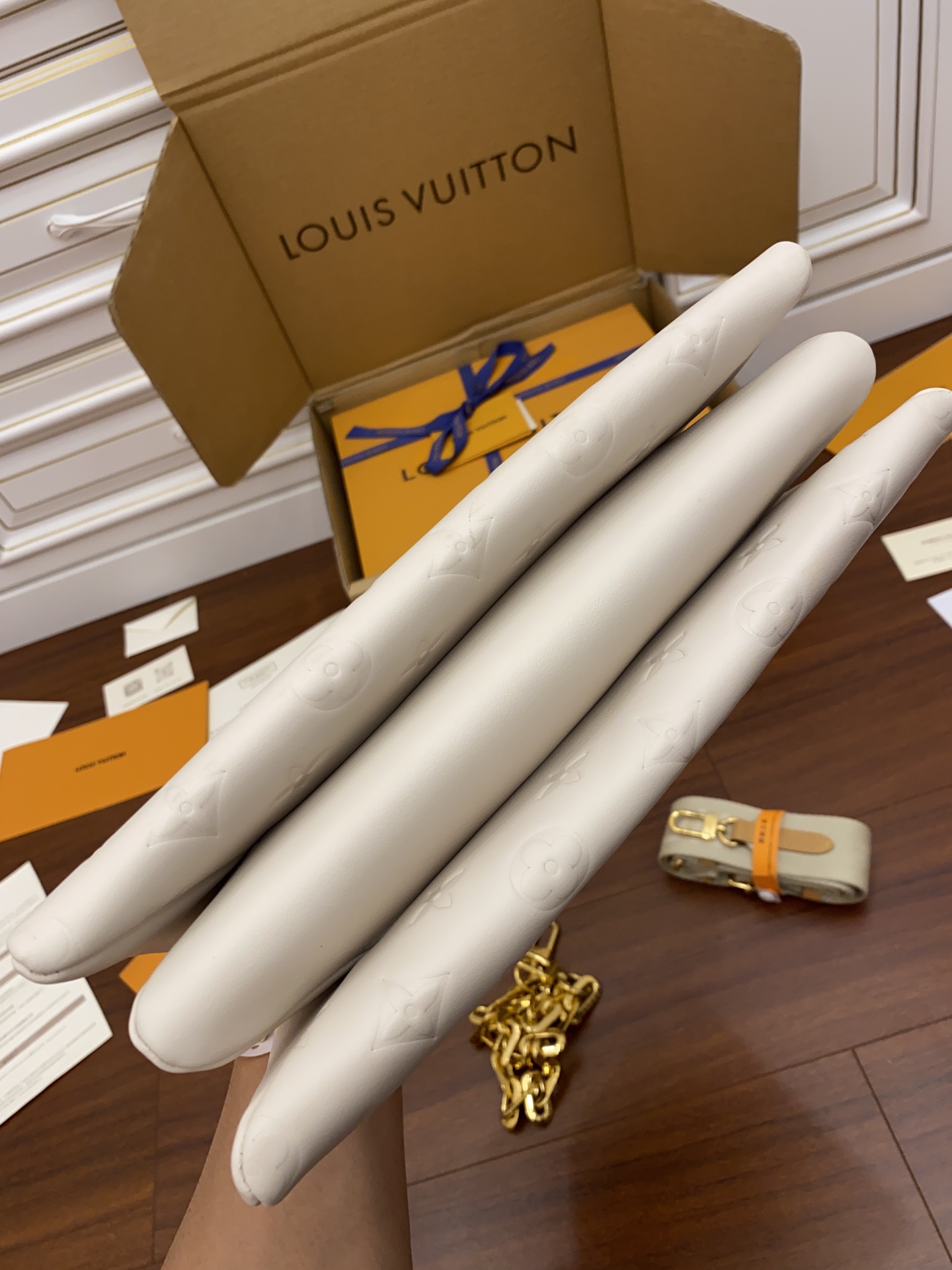 A級出品Louis Vuitton LV 高仿包Coussin PM Handbags M57793¥2,880.00-頂級1:1精品高仿包包香港台灣批發價格推薦微信哪裡買