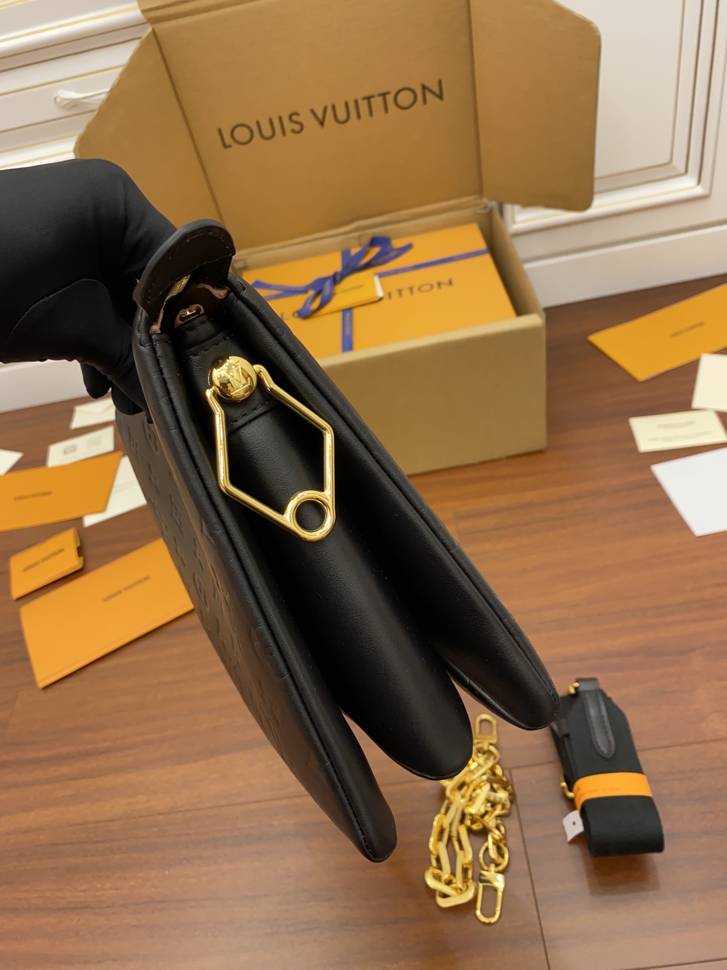 Louis Vuitton LV原單包 Coussin PM Handbags M57790¥2,880.00-頂級1:1精品高仿包包香港台灣批發價格推薦微信哪裡買