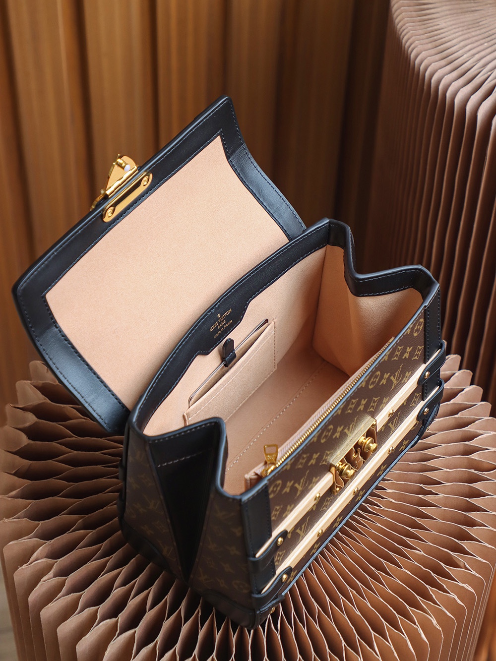 LV M45908 Trianon PM 正品級原單高仿手提包¥2,880.00-頂級1:1精品高仿包包香港台灣批發價格推薦微信哪裡買