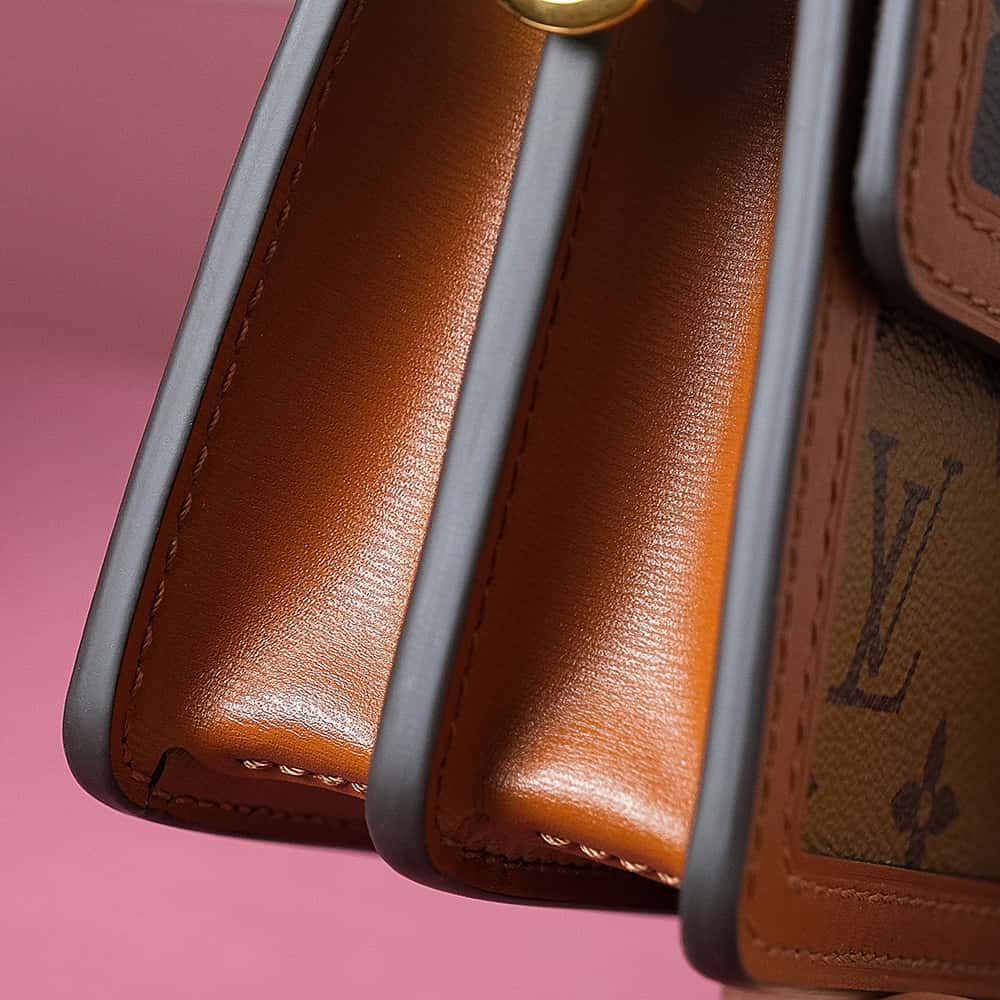 LV M46757 DAUPHINE EAST WEST高仿 手袋最美郵差包¥2,680.00-頂級1:1精品高仿包包香港台灣批發價格推薦微信哪裡買