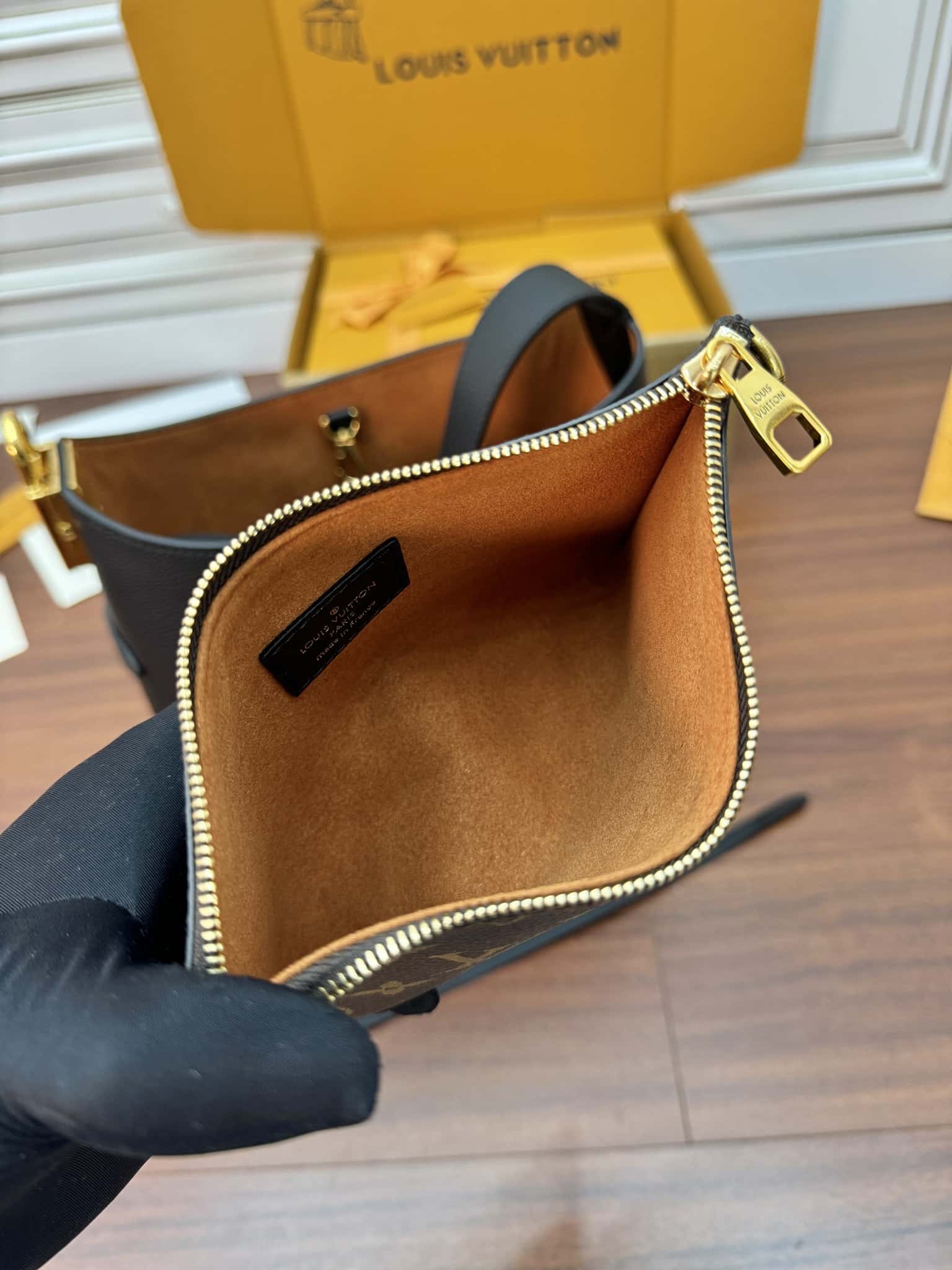 LV高仿包 M25352 Low Key Hobo PM黑色 A級出品配圖上的全套包裝¥2,880.00-頂級1:1精品高仿包包香港台灣批發價格推薦微信哪裡買