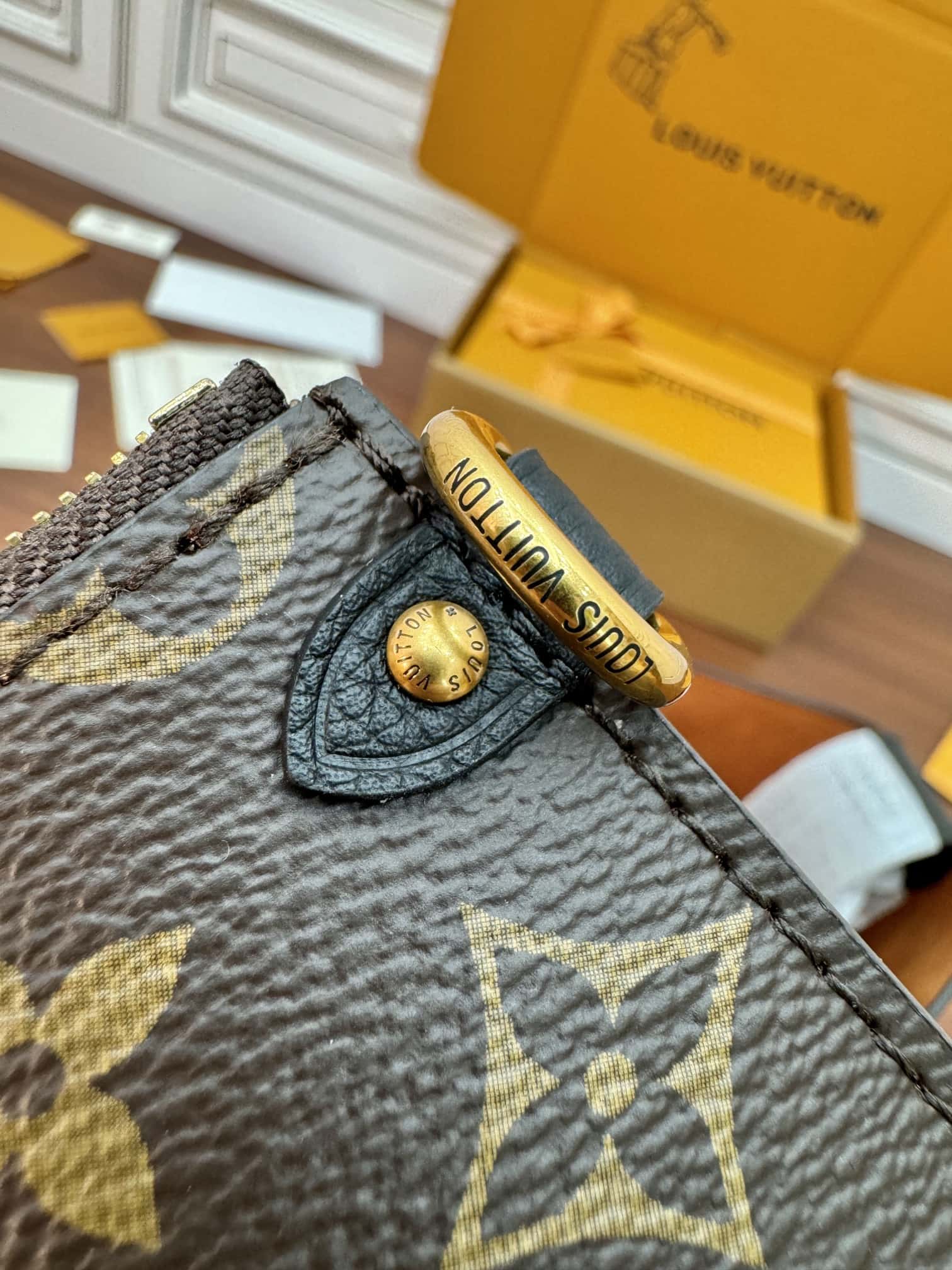 LV高仿包 M25352 Low Key Hobo PM黑色 A級出品配圖上的全套包裝¥2,880.00-頂級1:1精品高仿包包香港台灣批發價格推薦微信哪裡買