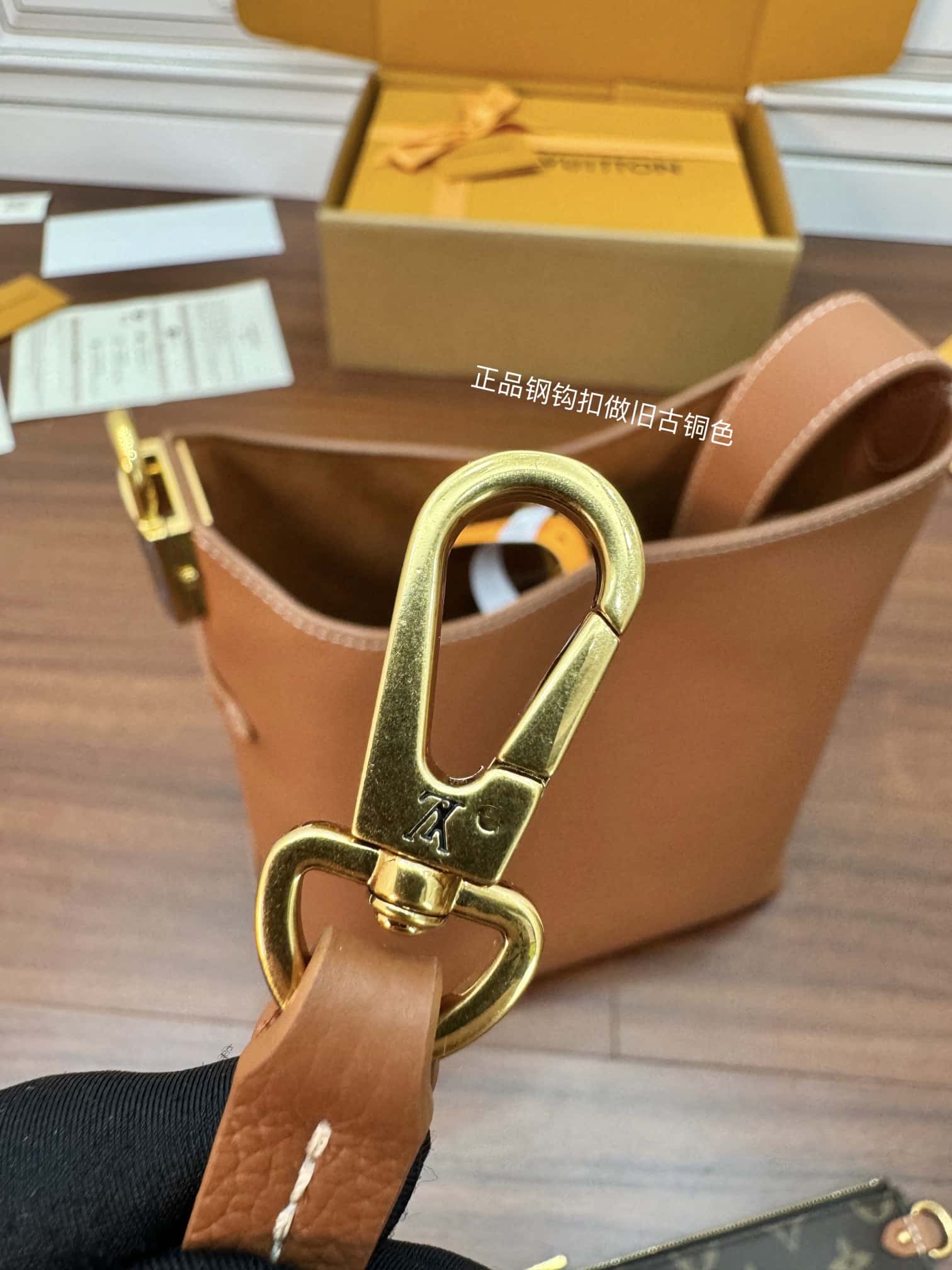 LV高仿包 M25354 Low Key Hobo PM動態電子芯片正品代工廠意大利A級皮料¥2,880.00-頂級1:1精品高仿包包香港台灣批發價格推薦微信哪裡買