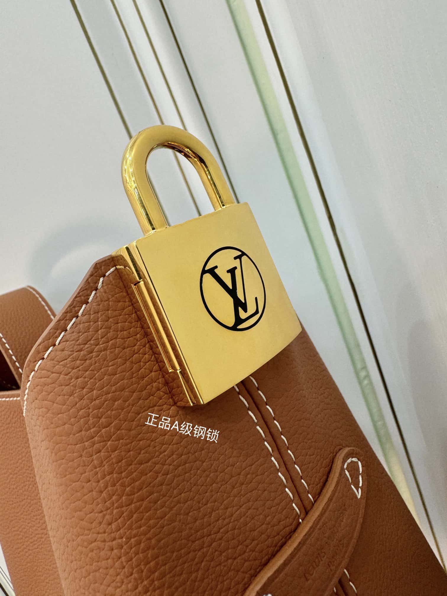 LV高仿包 M25354 Low Key Hobo PM動態電子芯片正品代工廠意大利A級皮料¥2,880.00-頂級1:1精品高仿包包香港台灣批發價格推薦微信哪裡買